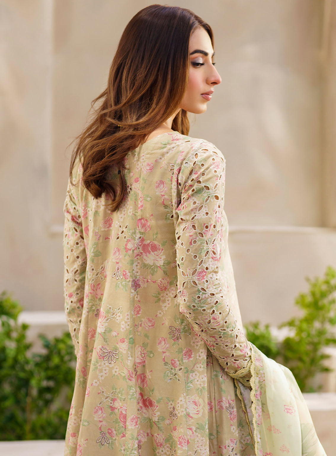 Iznik Embroidered Lawn Suits Unstitched 3 Piece - IZ24FL SFL-05 RADIANCE Iznik Embroidered Lawn Suits Unstitched 3 Piece - IZ24FL SFL-05 RADIANCE