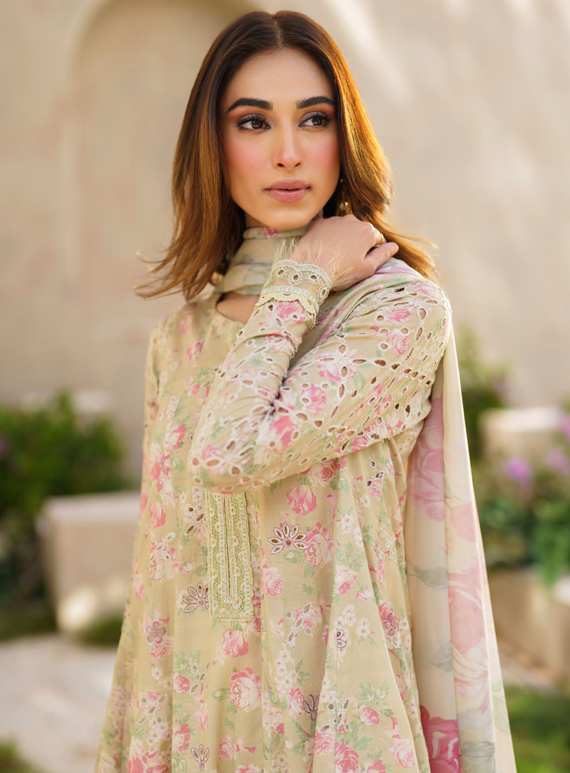 Iznik Embroidered Lawn Suits Unstitched 3 Piece - IZ24FL SFL-05 RADIANCE Iznik Embroidered Lawn Suits Unstitched 3 Piece - IZ24FL SFL-05 RADIANCE