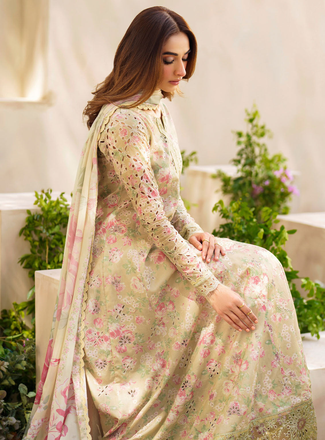 Iznik Embroidered Lawn Suits Unstitched 3 Piece - IZ24FL SFL-05 RADIANCE Iznik Embroidered Lawn Suits Unstitched 3 Piece - IZ24FL SFL-05 RADIANCE