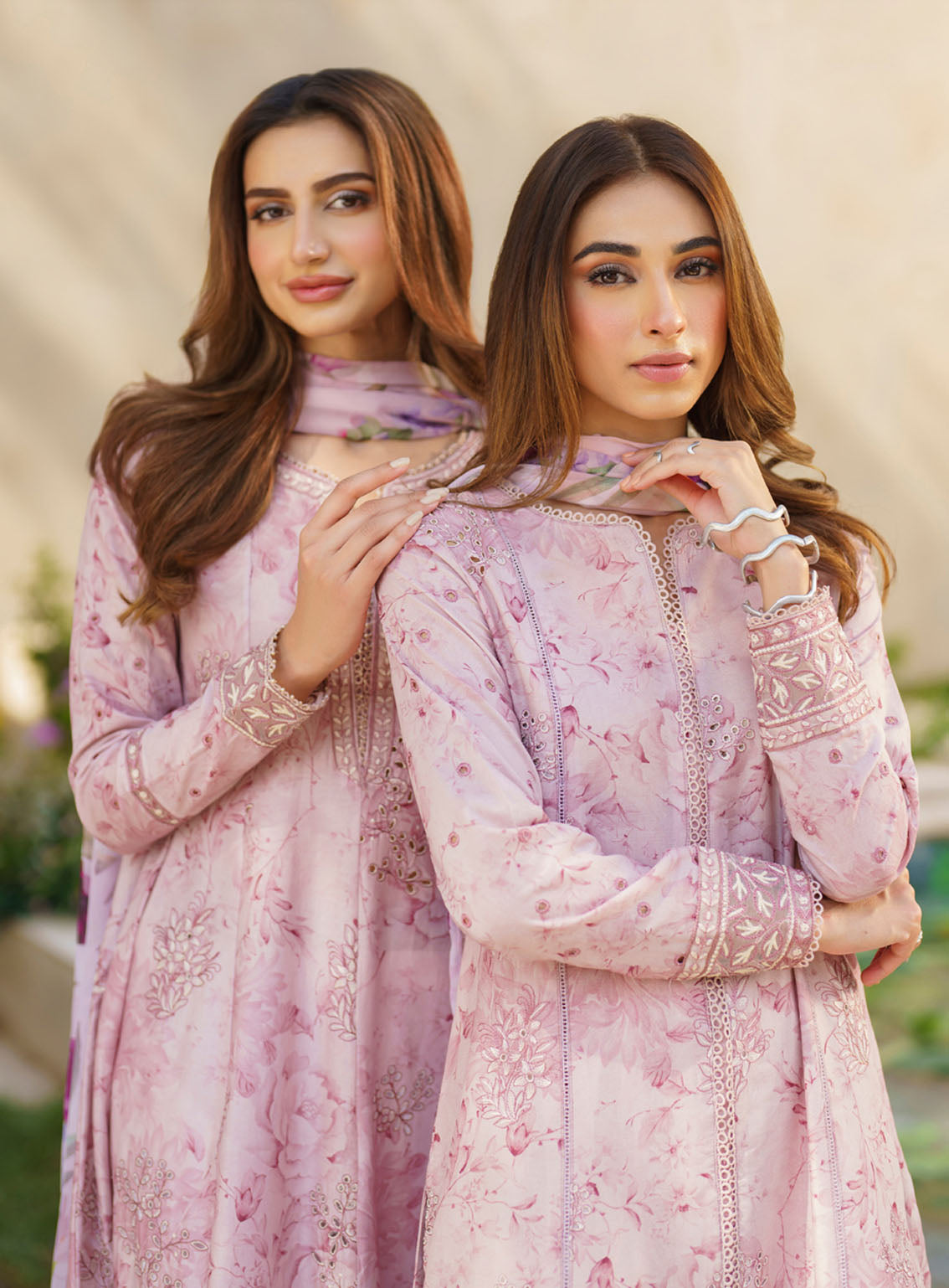Iznik Embroidered Lawn Suits Unstitched 3 Piece - IZ24FL SFL-06 OPULENCE Iznik Embroidered Lawn Suits Unstitched 3 Piece - IZ24FL SFL-06 OPULENCE