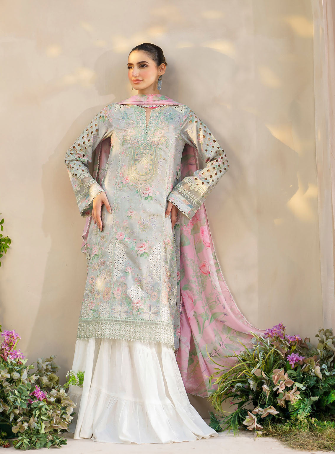 Iznik Embroidered Lawn Suits Unstitched 3 Piece - IZ24FL SFL-07 GLEAM Iznik Embroidered Lawn Suits Unstitched 3 Piece - IZ24FL SFL-07 GLEAM