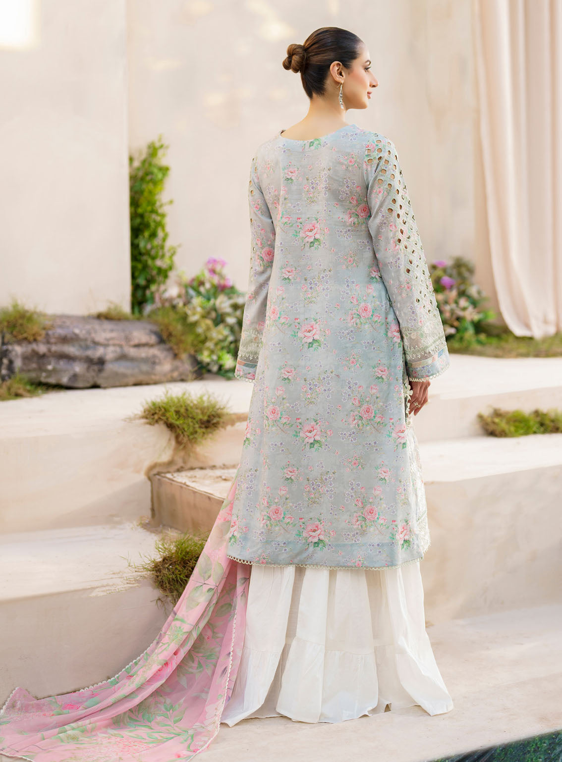 Iznik Embroidered Lawn Suits Unstitched 3 Piece - IZ24FL SFL-07 GLEAM Iznik Embroidered Lawn Suits Unstitched 3 Piece - IZ24FL SFL-07 GLEAM