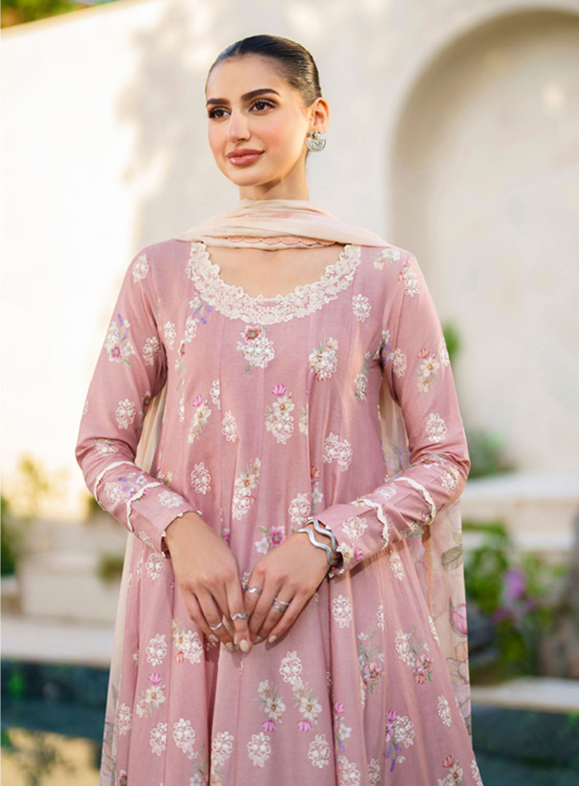 Iznik Embroidered Lawn Suits Unstitched 3 Piece - IZ24FL SFL-08 EUPHORIA Iznik Embroidered Lawn Suits Unstitched 3 Piece - IZ24FL SFL-08 EUPHORIA