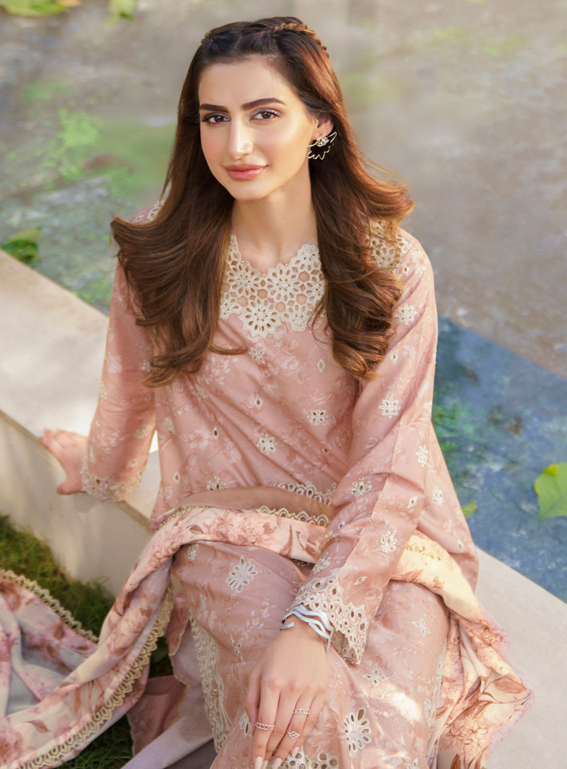 Iznik Embroidered Lawn Suits Unstitched 3 Piece - IZ24FL SFL-11 BLISS Iznik Embroidered Lawn Suits Unstitched 3 Piece - IZ24FL SFL-11 BLISS