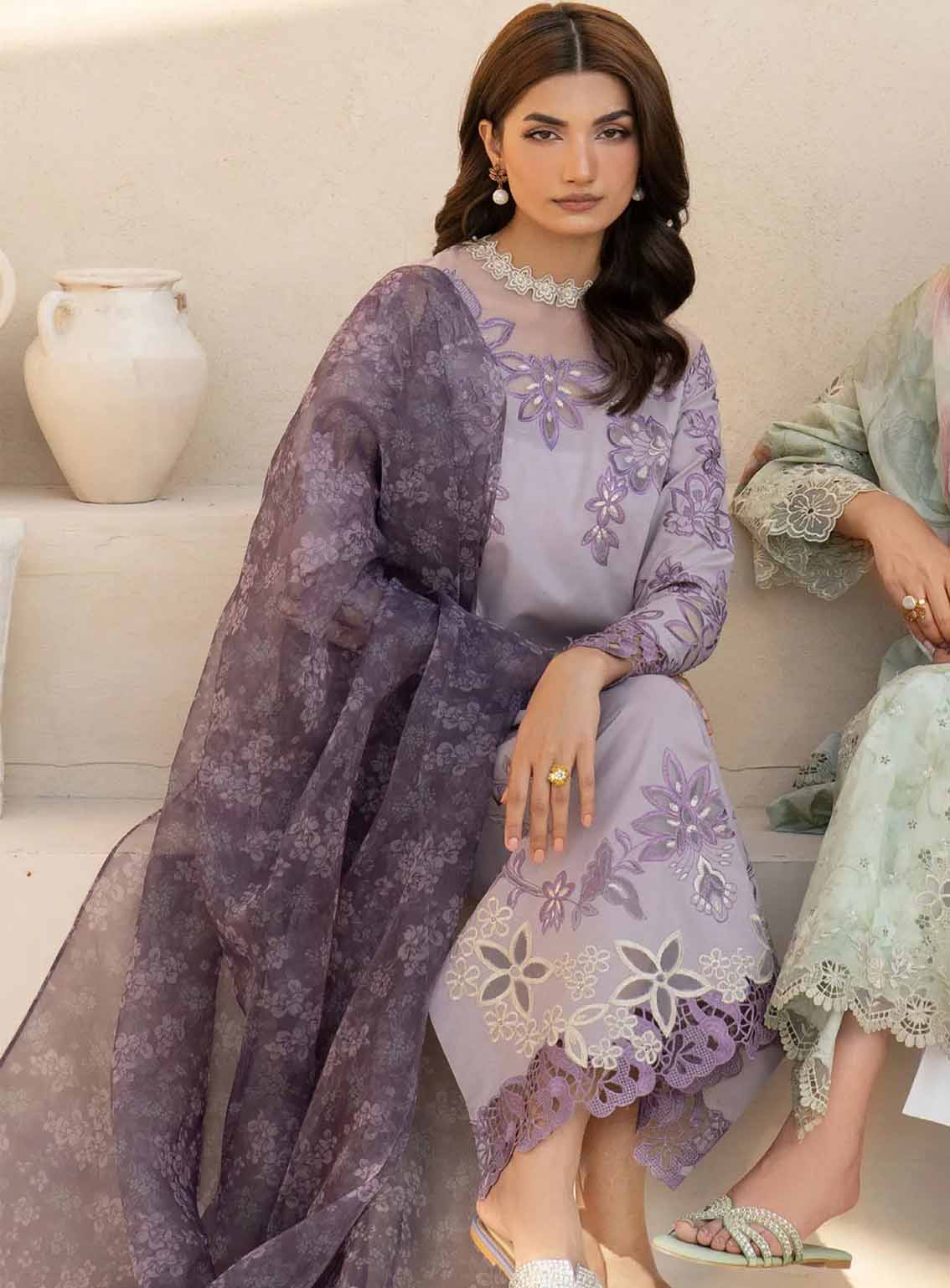 Iznik Embroidered Lawn Suits Unstitched 3 Piece - IZ25EE EFL-01 Iznik Embroidered Lawn Suits Unstitched 3 Piece - IZ25EE EFL-01