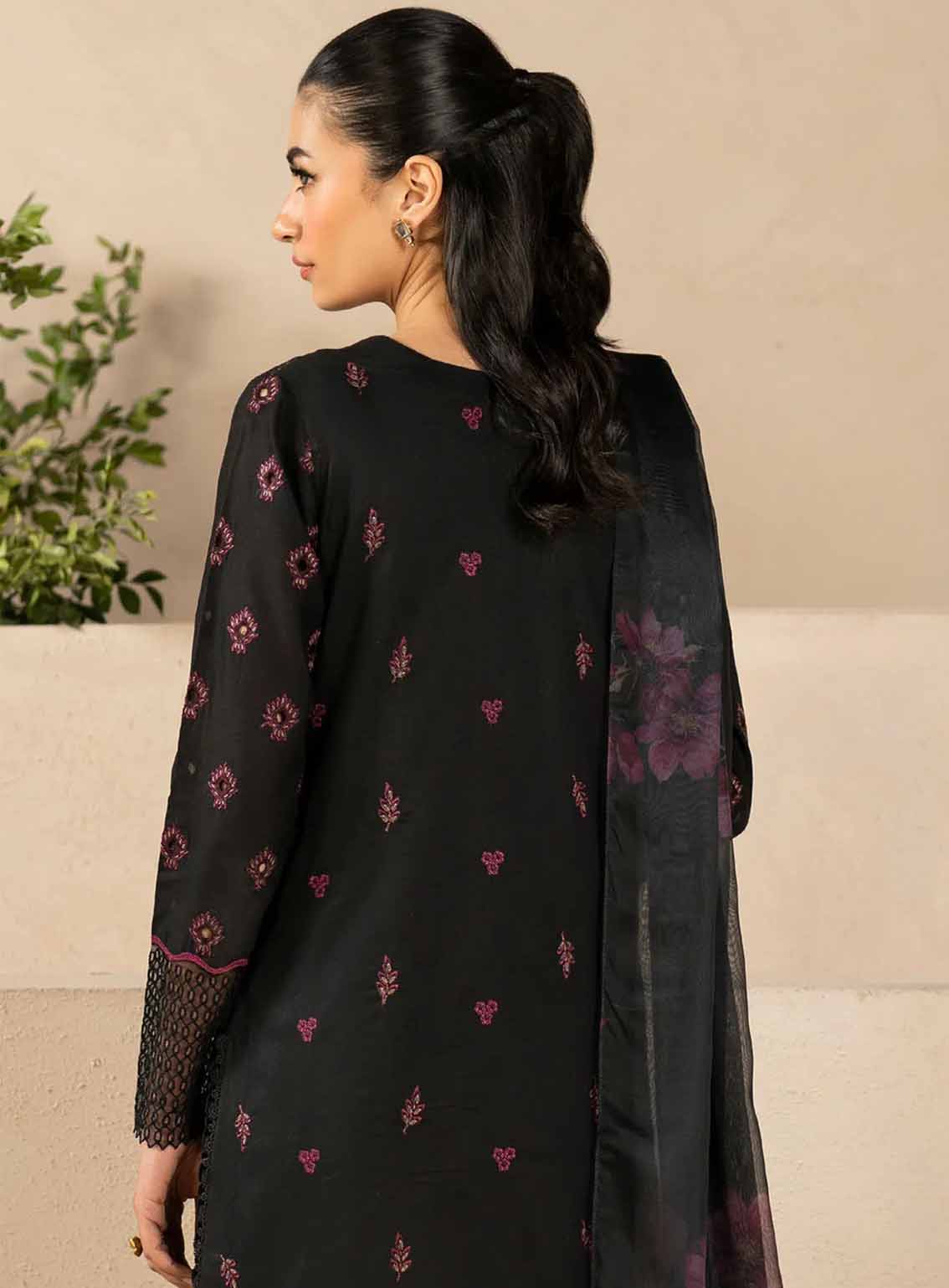 Iznik Embroidered Lawn Suits Unstitched 3 Piece - IZ25EE EFL-03 Iznik Embroidered Lawn Suits Unstitched 3 Piece - IZ25EE EFL-03