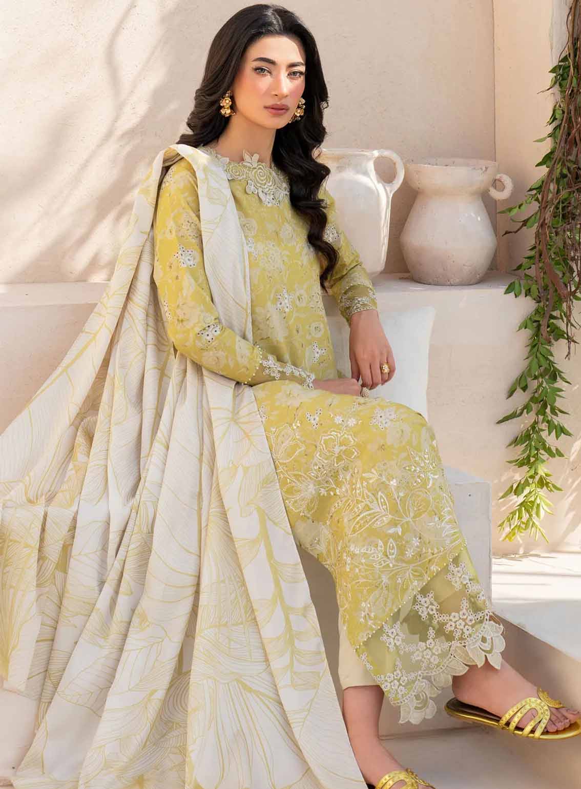 Iznik Embroidered Lawn Suits Unstitched 3 Piece - IZ25EE EFL-08 Iznik Embroidered Lawn Suits Unstitched 3 Piece - IZ25EE EFL-08