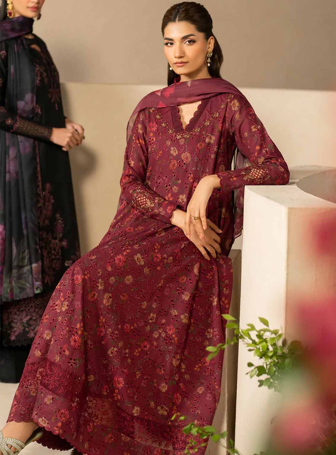 Iznik Embroidered Lawn Suits Unstitched 3 Piece - IZ25EE EFL-10 Iznik Embroidered Lawn Suits Unstitched 3 Piece - IZ25EE EFL-10
