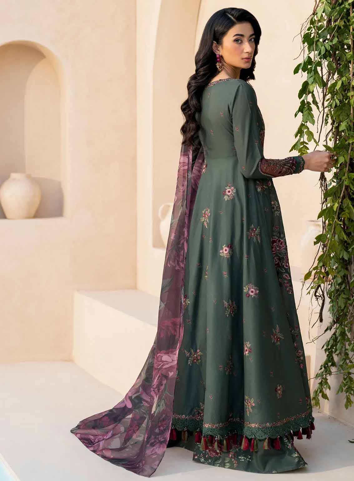 Iznik Embroidered Lawn Suits Unstitched 3 Piece - IZ25EE EFL-11 Iznik Embroidered Lawn Suits Unstitched 3 Piece - IZ25EE EFL-11