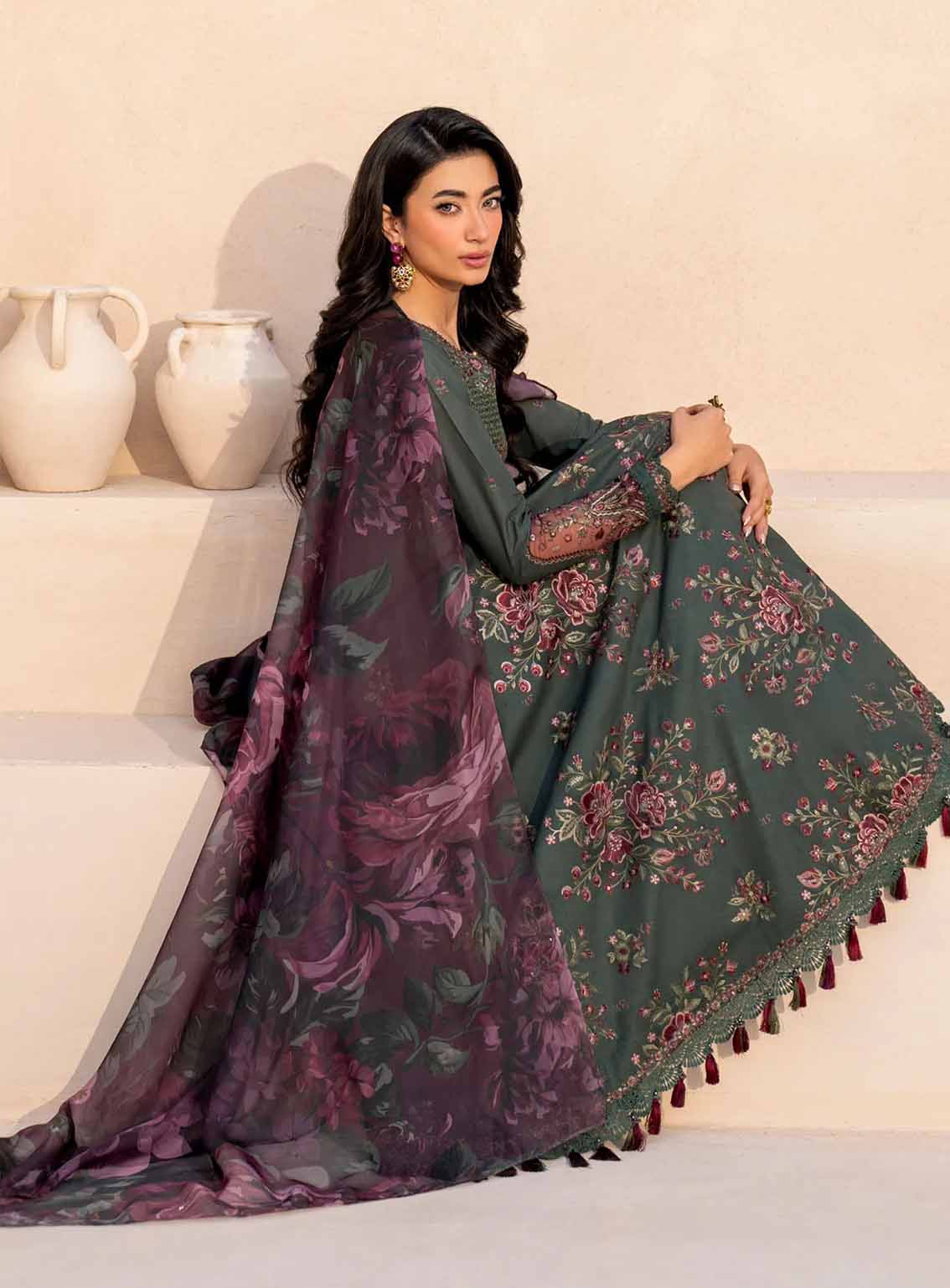 Iznik Embroidered Lawn Suits Unstitched 3 Piece - IZ25EE EFL-11 Iznik Embroidered Lawn Suits Unstitched 3 Piece - IZ25EE EFL-11