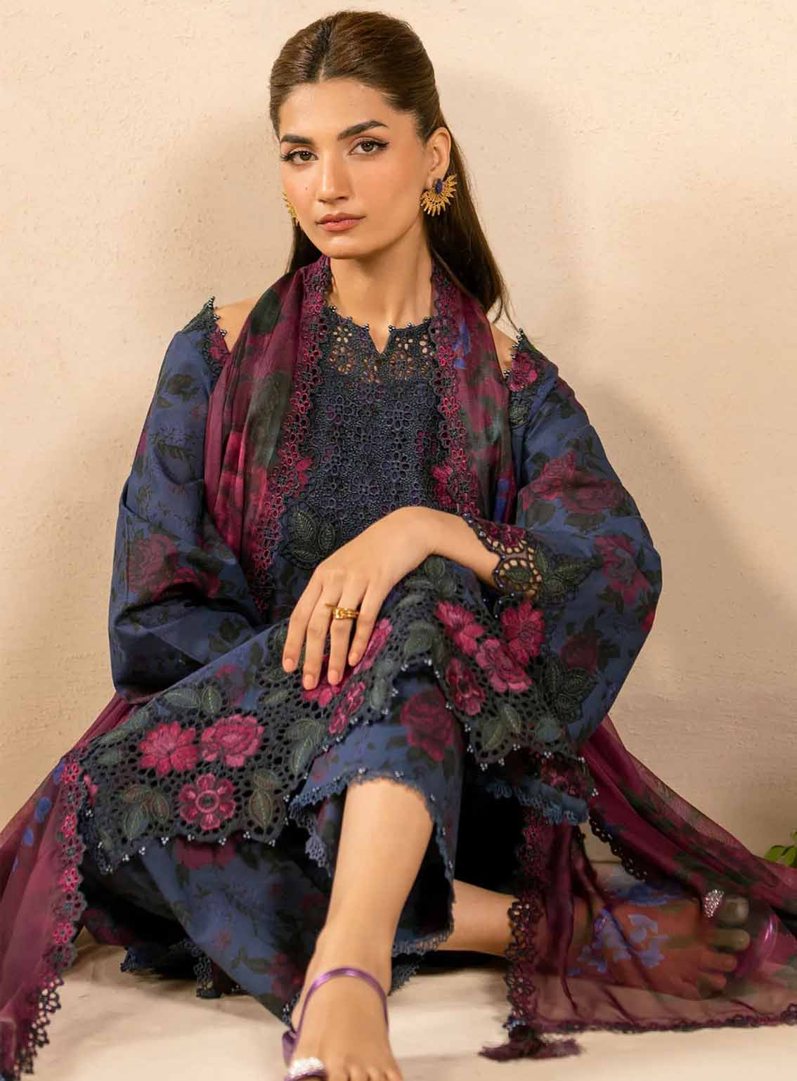 Iznik Embroidered Lawn Suits Unstitched 3 Piece - IZ25EE EFL-12 Iznik Embroidered Lawn Suits Unstitched 3 Piece - IZ25EE EFL-12