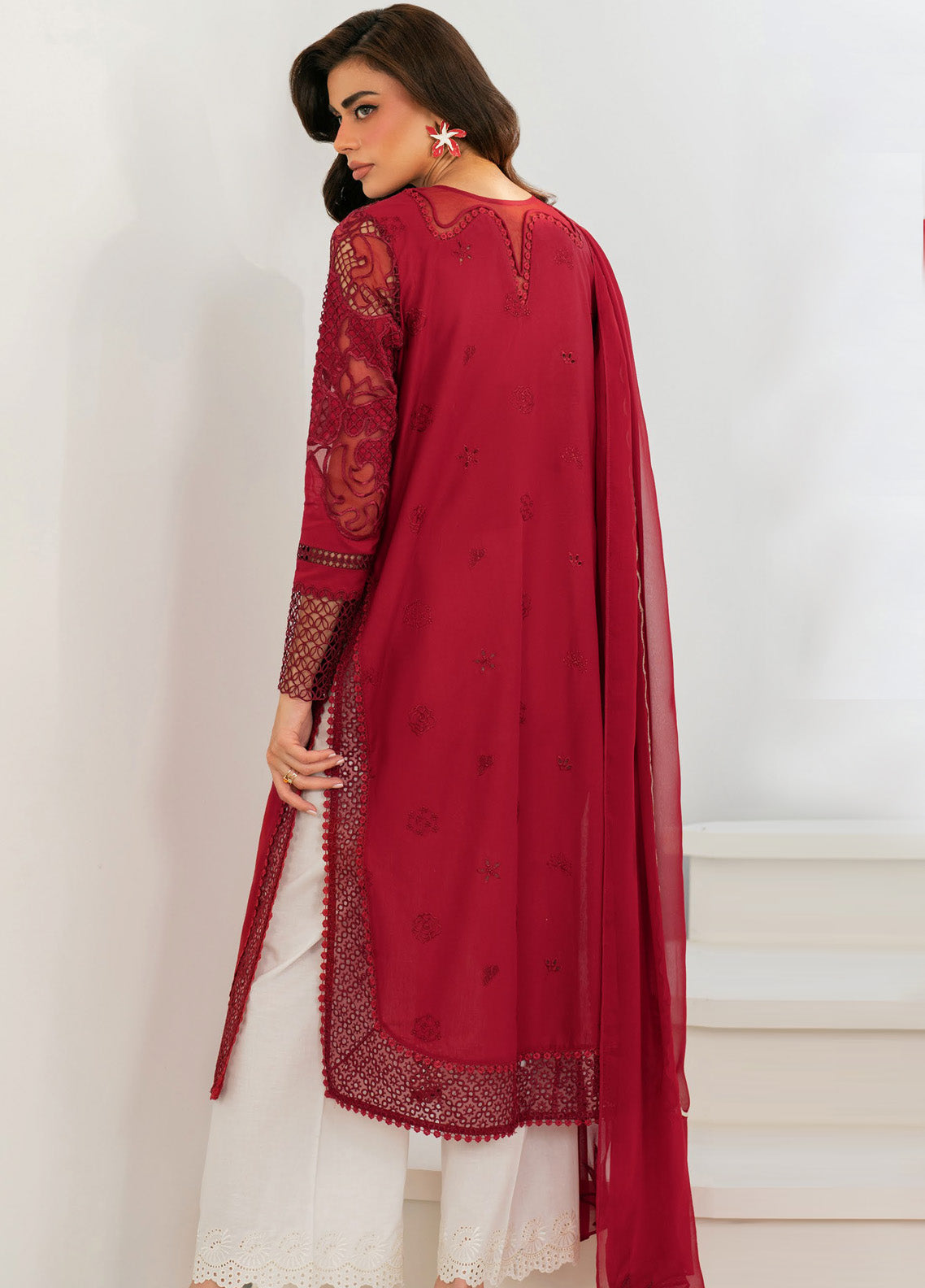 Iznik Embroidered Lawn Suits Unstitched 3 Piece - IZ25FE IFE-01 Iznik Embroidered Lawn Suits Unstitched 3 Piece - IZ25FE IFE-01