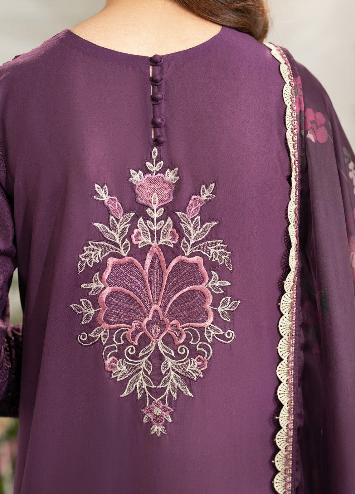 Iznik Embroidered Lawn Suits Unstitched 3 Piece - IZ25FE IFE-03 Iznik Embroidered Lawn Suits Unstitched 3 Piece - IZ25FE IFE-03