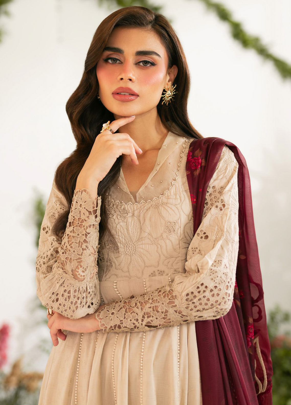 Iznik Embroidered Lawn Suits Unstitched 3 Piece - IZ25FE IFE-05 Iznik Embroidered Lawn Suits Unstitched 3 Piece - IZ25FE IFE-05