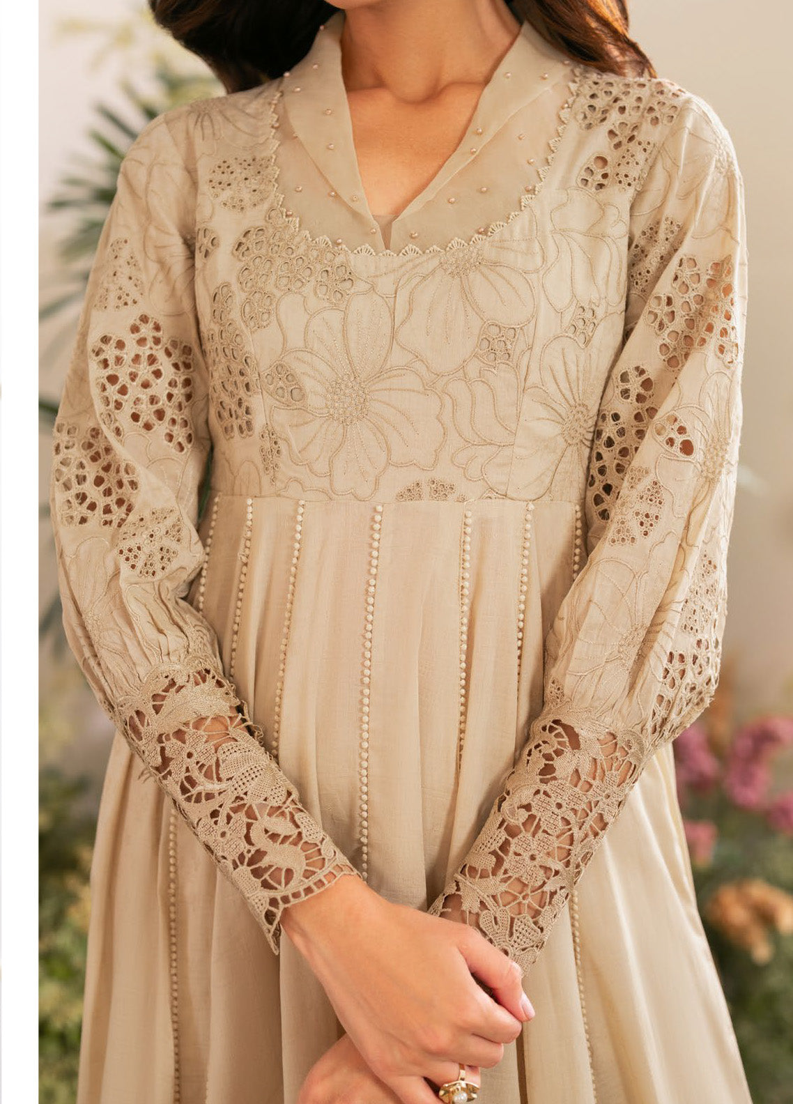 Iznik Embroidered Lawn Suits Unstitched 3 Piece - IZ25FE IFE-05 Iznik Embroidered Lawn Suits Unstitched 3 Piece - IZ25FE IFE-05