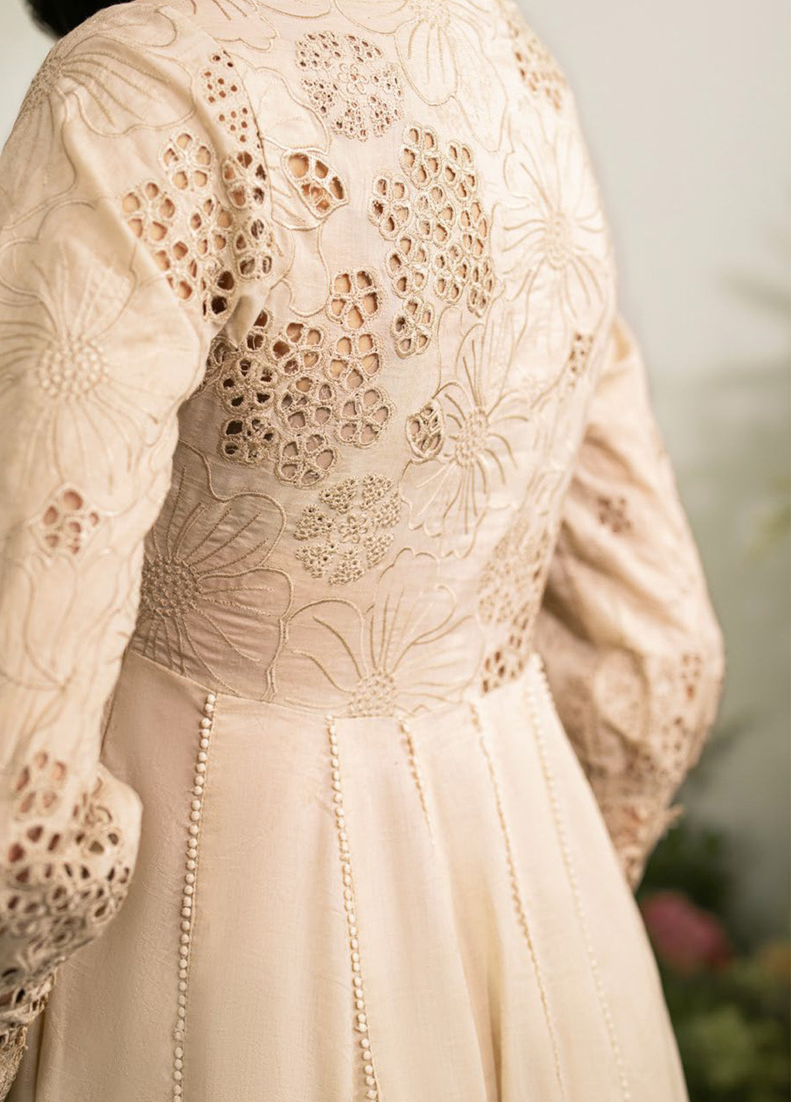 Iznik Embroidered Lawn Suits Unstitched 3 Piece - IZ25FE IFE-05 Iznik Embroidered Lawn Suits Unstitched 3 Piece - IZ25FE IFE-05