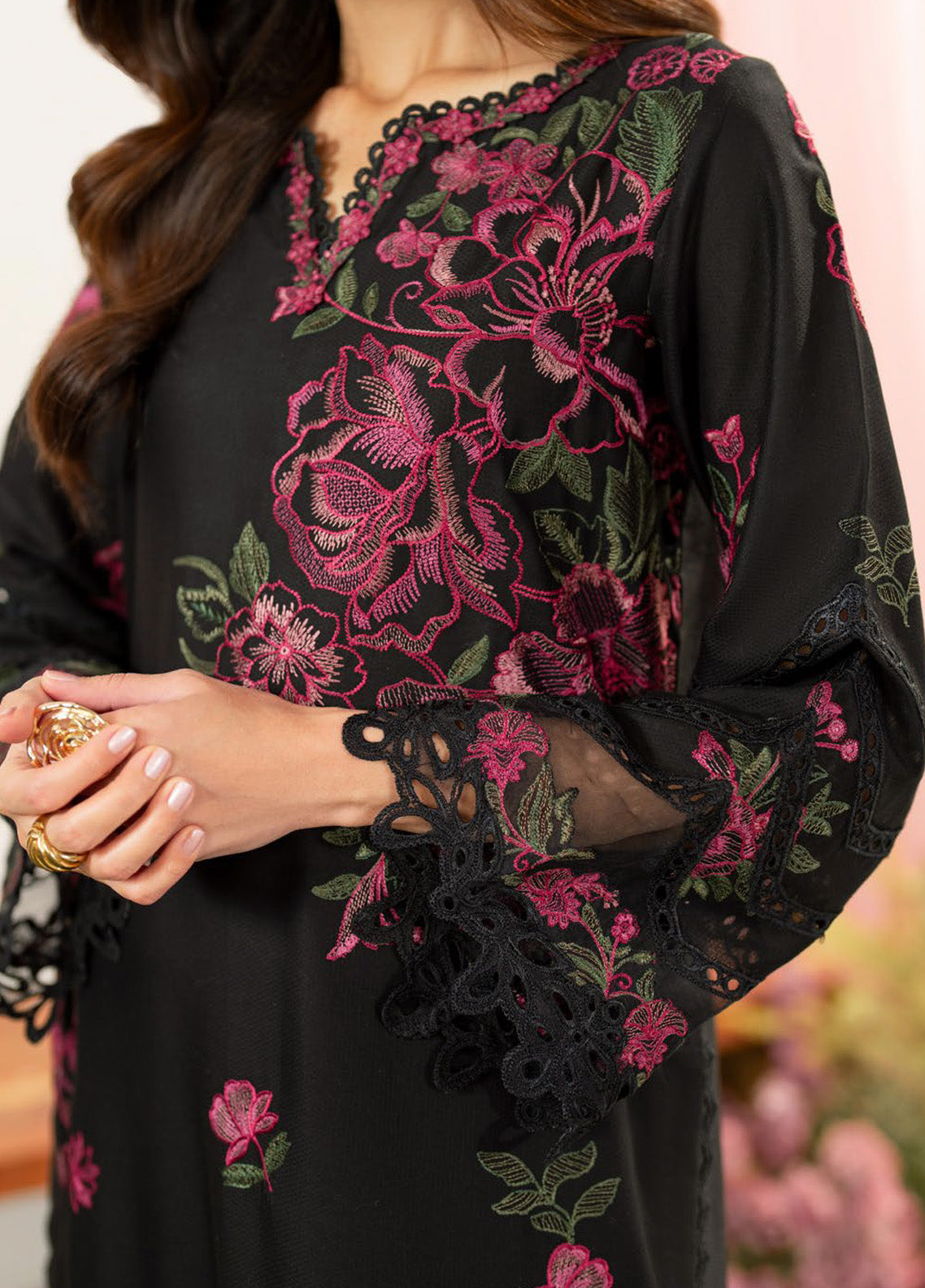 Iznik Embroidered Lawn Suits Unstitched 3 Piece - IZ25FE IFE-06 Iznik Embroidered Lawn Suits Unstitched 3 Piece - IZ25FE IFE-06