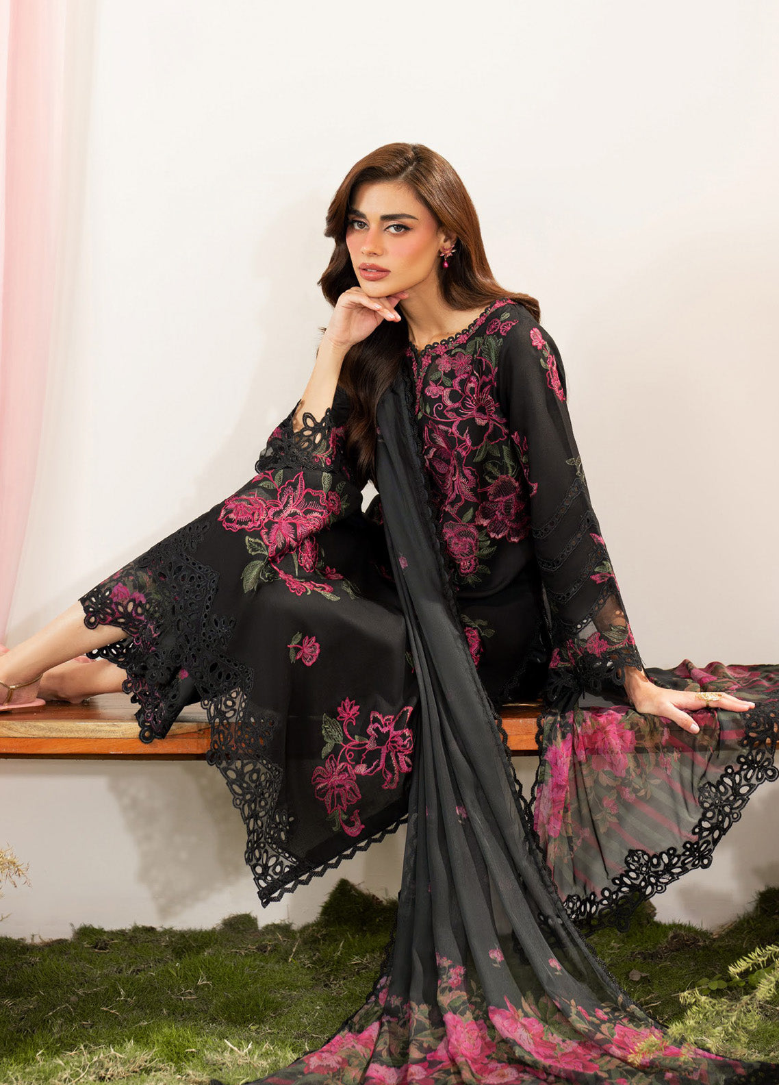 Iznik Embroidered Lawn Suits Unstitched 3 Piece - IZ25FE IFE-06 Iznik Embroidered Lawn Suits Unstitched 3 Piece - IZ25FE IFE-06