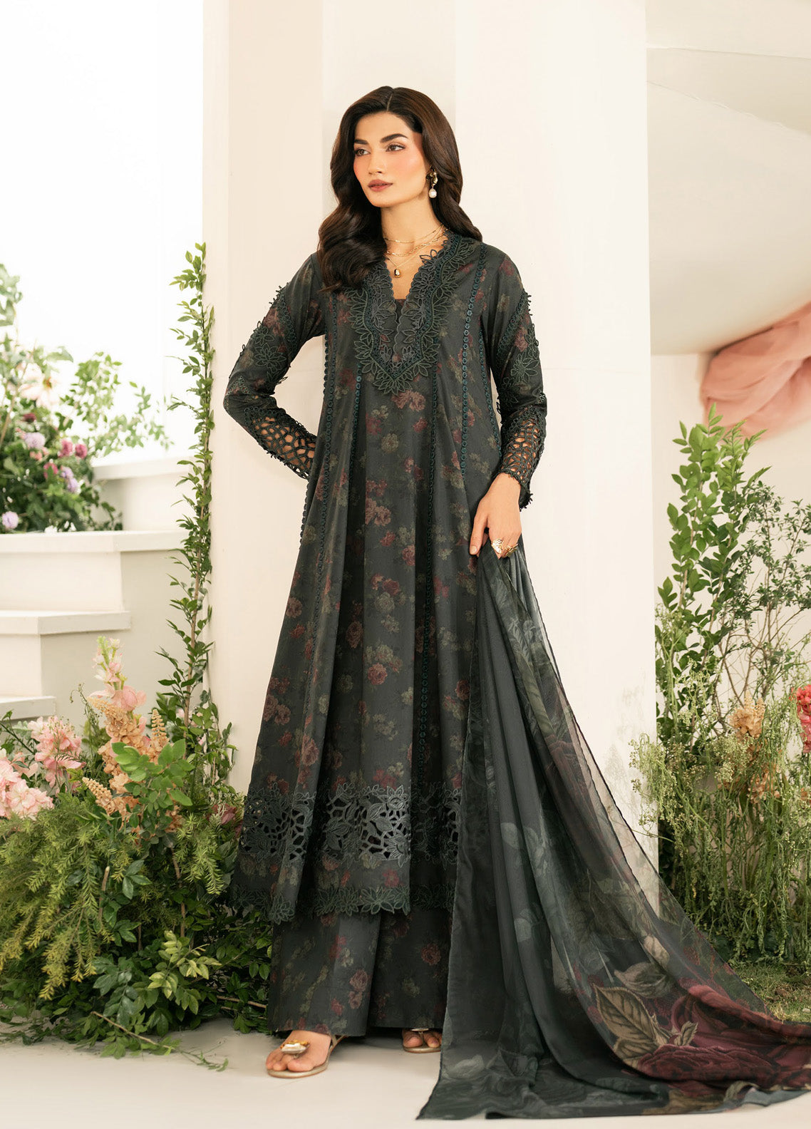 Iznik Embroidered Lawn Suits Unstitched 3 Piece - IZ25FE IFE-08 Iznik Embroidered Lawn Suits Unstitched 3 Piece - IZ25FE IFE-08