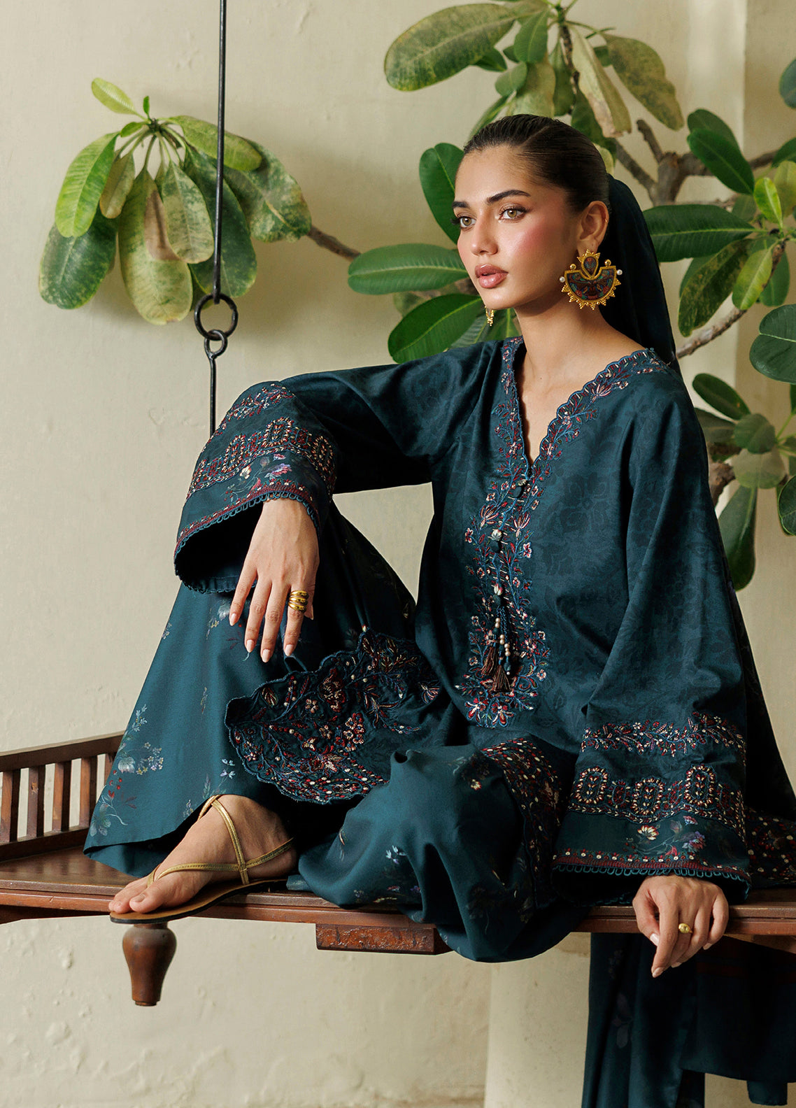 Iznik Embroidered Viscose Linen 3 Piece Unstitched Suit IZ26PFV D-IPF-21 Iznik Embroidered Viscose Linen 3 Piece Unstitched Suit IZ26PFV D-IPF-21