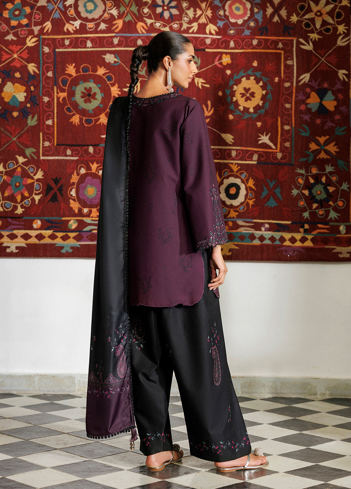 Iznik Embroidered Viscose Linen 3 Piece Unstitched Suit IZ26PFV D-IPF-22 Iznik Embroidered Viscose Linen 3 Piece Unstitched Suit IZ26PFV D-IPF-22