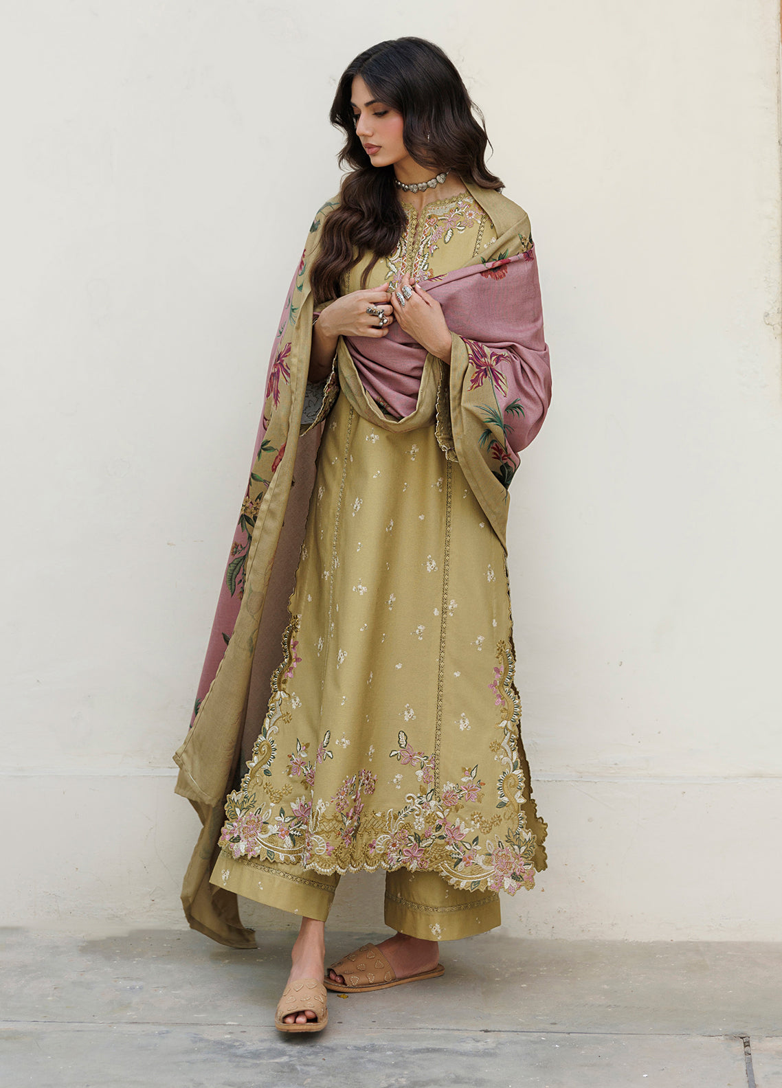 Iznik Embroidered Viscose Linen 3 Piece Unstitched Suit IZ26PFV D-IPF-23 Iznik Embroidered Viscose Linen 3 Piece Unstitched Suit IZ26PFV D-IPF-23