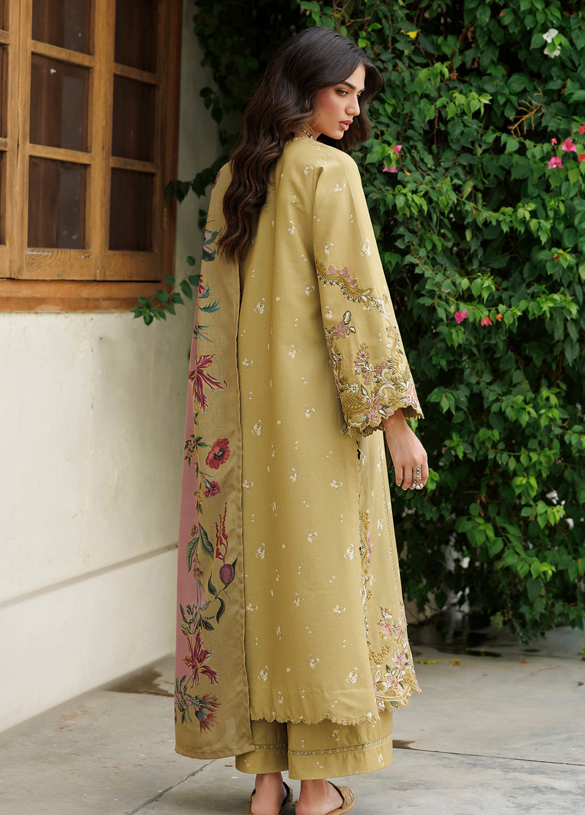 Iznik Embroidered Viscose Linen 3 Piece Unstitched Suit IZ26PFV D-IPF-23 Iznik Embroidered Viscose Linen 3 Piece Unstitched Suit IZ26PFV D-IPF-23