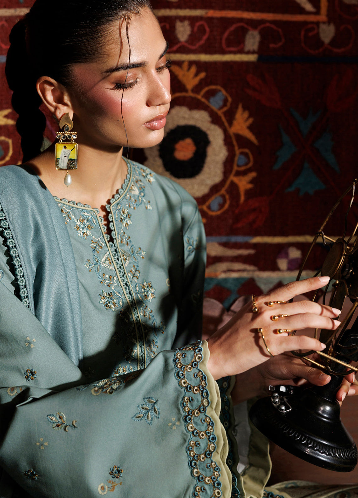 Iznik Embroidered Viscose Linen 3 Piece Unstitched Suit IZ26PFV D-IPF-24 Iznik Embroidered Viscose Linen 3 Piece Unstitched Suit IZ26PFV D-IPF-24