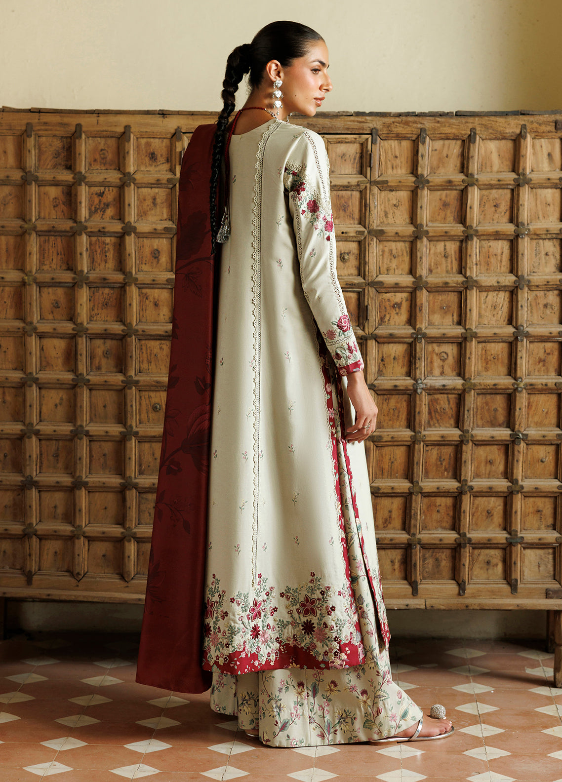 Iznik Embroidered Viscose Linen 3 Piece Unstitched Suit IZ26PFV D-IPF-28 Iznik Embroidered Viscose Linen 3 Piece Unstitched Suit IZ26PFV D-IPF-28