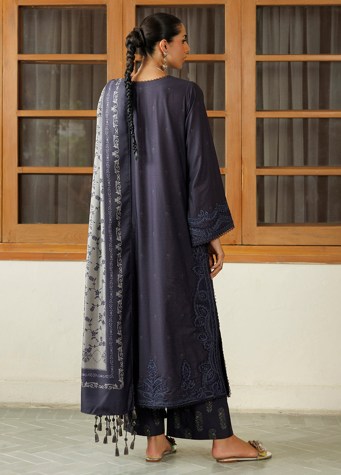 Iznik Embroidered Viscose Linen 3 Piece Unstitched Suit IZ26PFV D-IPF-30 Iznik Embroidered Viscose Linen 3 Piece Unstitched Suit IZ26PFV D-IPF-30