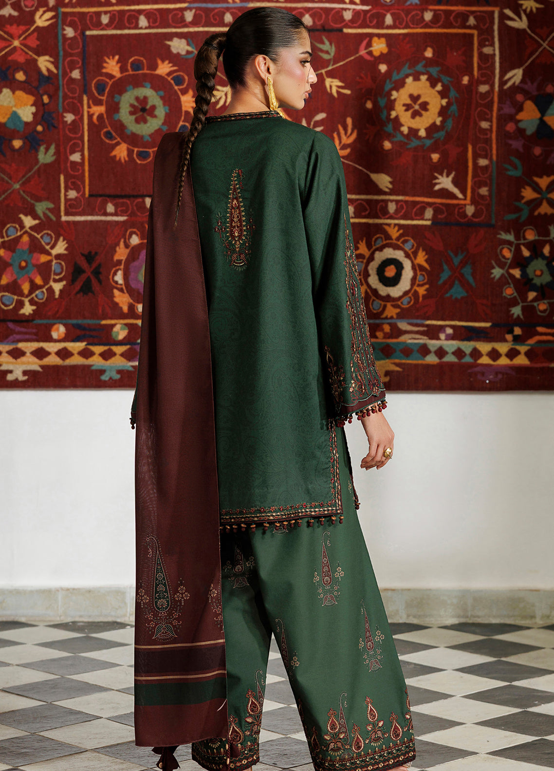 Iznik Embroidered Viscose Linen 3 Piece Unstitched Suit IZ26PFV D-IPF-32 Iznik Embroidered Viscose Linen 3 Piece Unstitched Suit IZ26PFV D-IPF-32