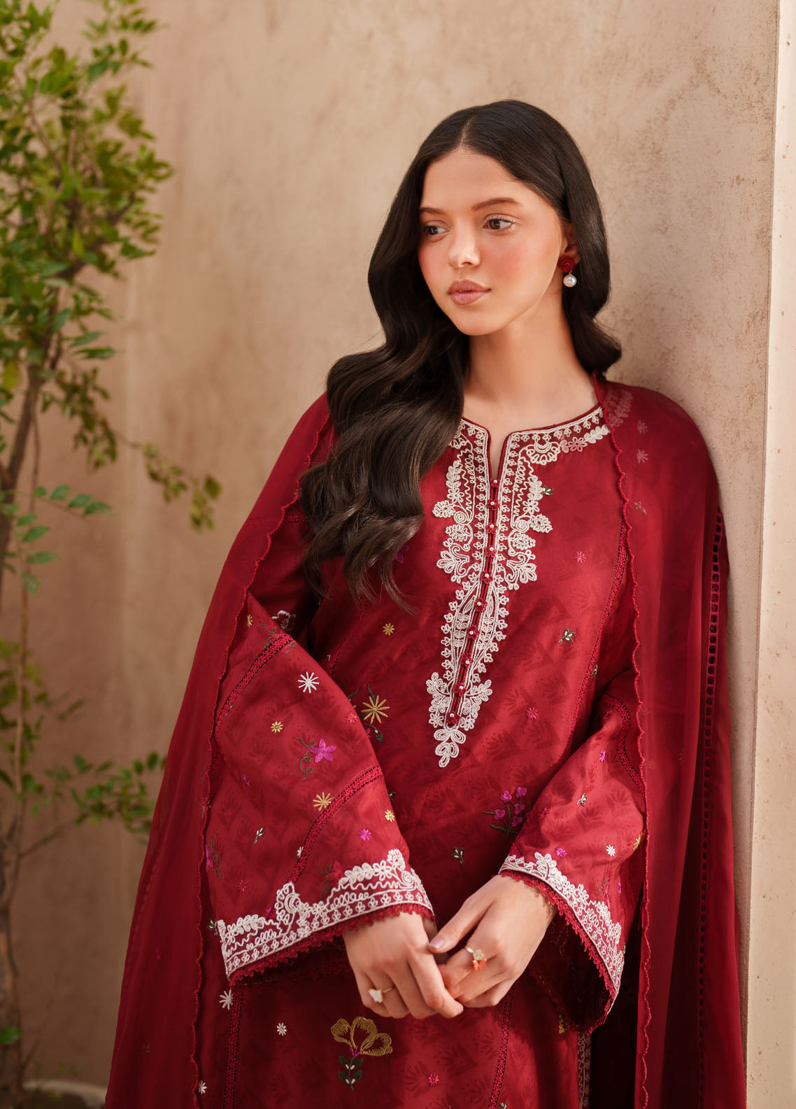 Iznik Festive Embroidered Lawn 3 Piece Unstitched Suit IZ26EEL D-EL-02 Iznik Festive Embroidered Lawn 3 Piece Unstitched Suit IZ26EEL D-EL-02