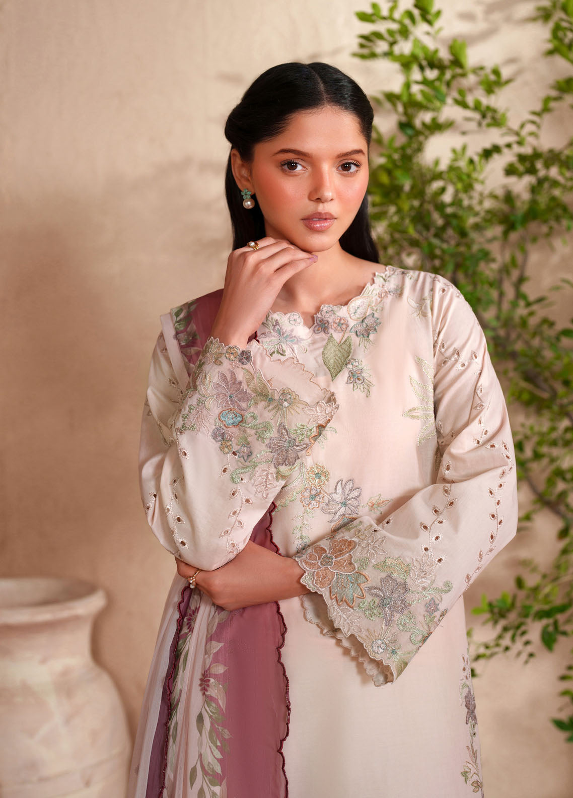 Iznik Festive Embroidered Lawn 3 Piece Unstitched Suit IZ26EEL D-EL-04 Iznik Festive Embroidered Lawn 3 Piece Unstitched Suit IZ26EEL D-EL-04