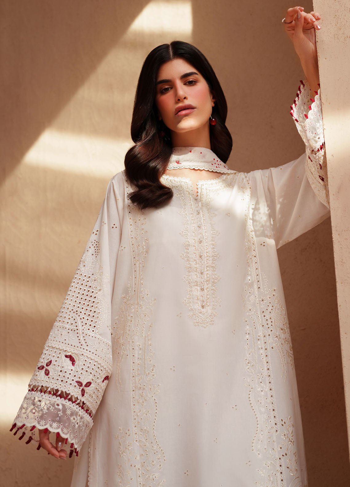 Iznik Festive Embroidered Lawn 3 Piece Unstitched Suit IZ26EEL D-EL-06 Iznik Festive Embroidered Lawn 3 Piece Unstitched Suit IZ26EEL D-EL-06