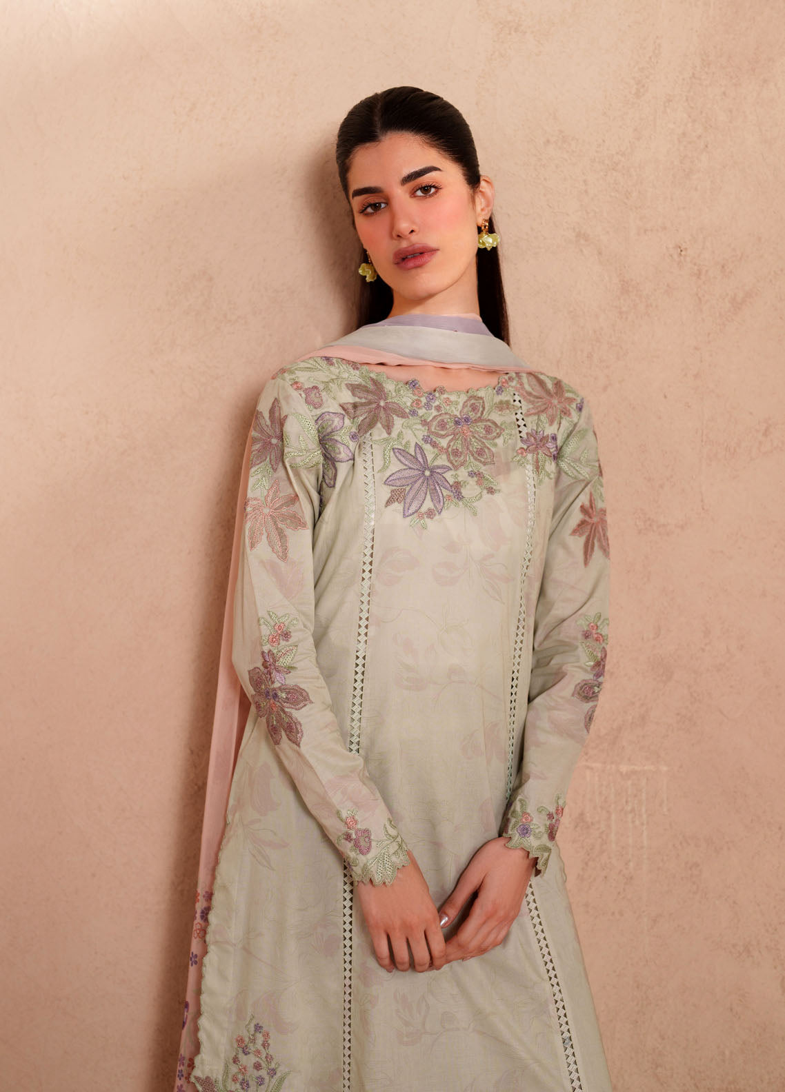Iznik Festive Embroidered Lawn 3 Piece Unstitched Suit IZ26EEL D-EL-09 Iznik Festive Embroidered Lawn 3 Piece Unstitched Suit IZ26EEL D-EL-09