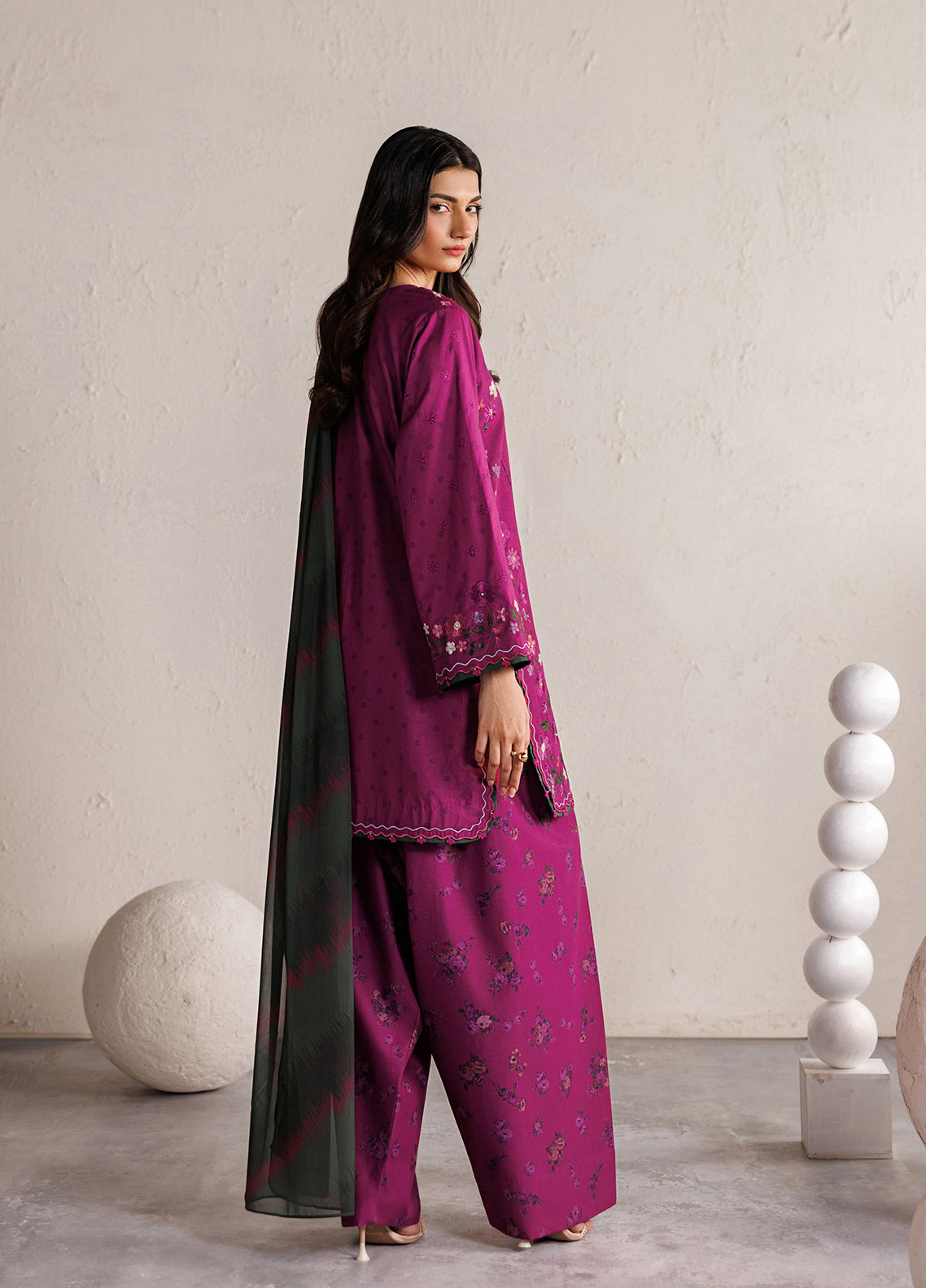 Iznik Festive Embroidered Lawn 3 Piece Unstitched Suit IZ26FL D-IBE-01 Iznik Festive Embroidered Lawn 3 Piece Unstitched Suit IZ26FL D-IBE-01