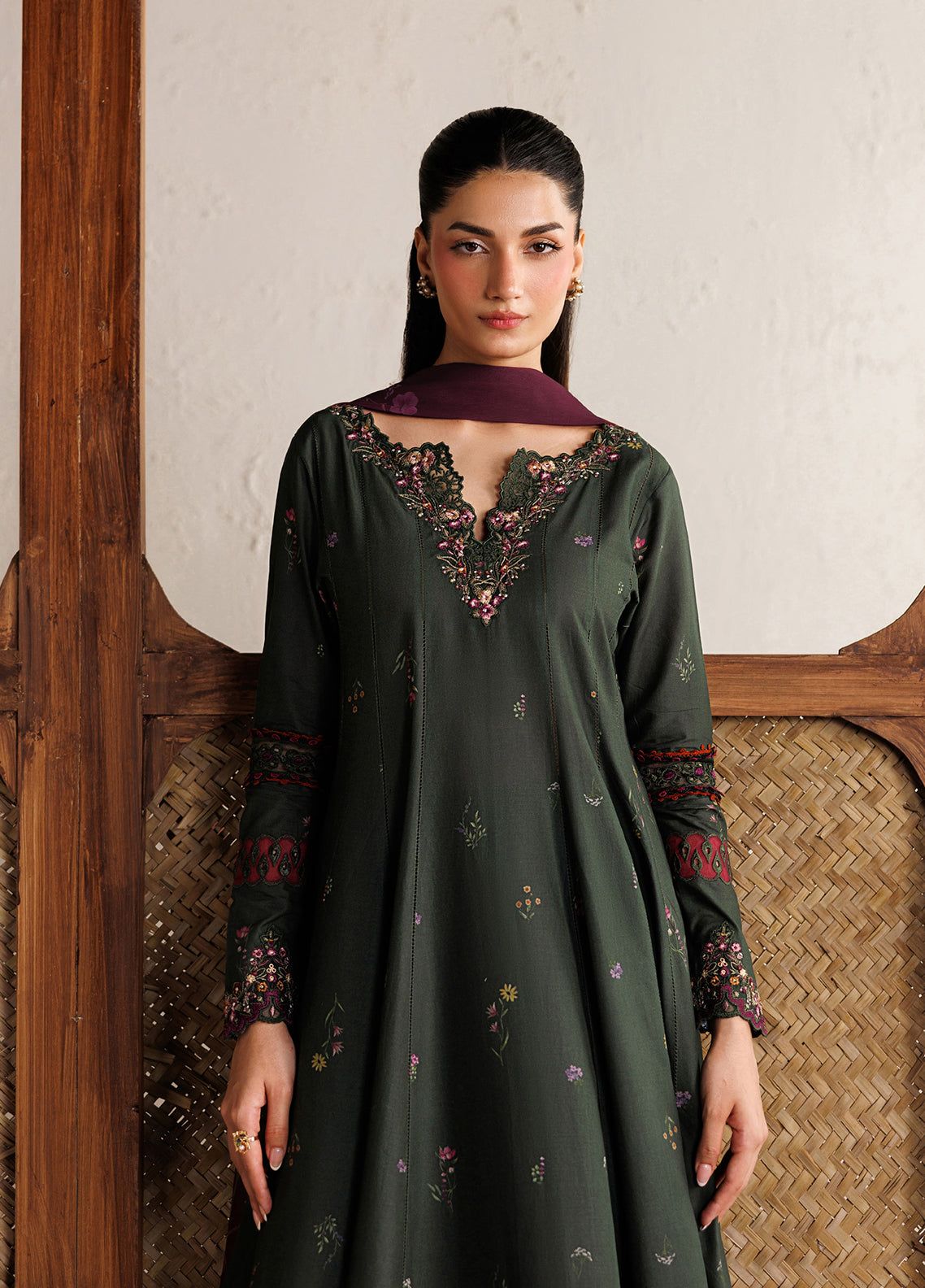 Iznik Festive Embroidered Lawn 3 Piece Unstitched Suit IZ26FL D-IBE-03 Iznik Festive Embroidered Lawn 3 Piece Unstitched Suit IZ26FL D-IBE-03