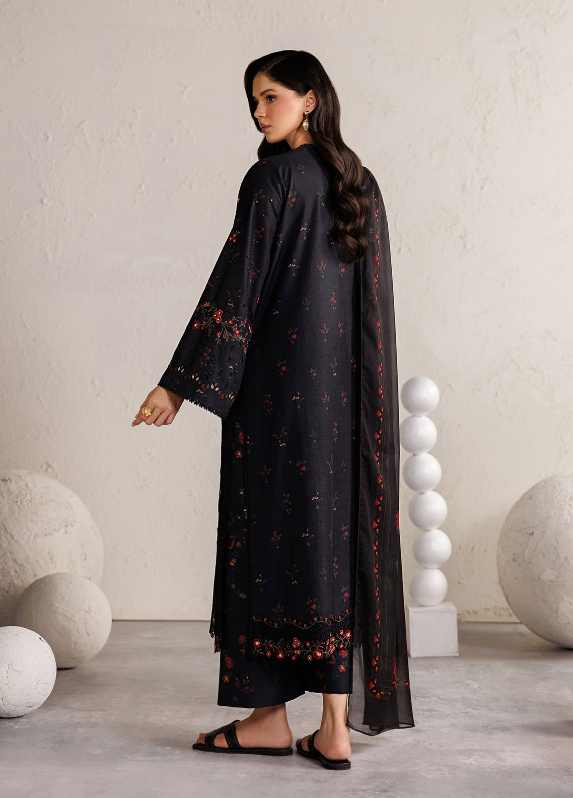 Iznik Festive Embroidered Lawn 3 Piece Unstitched Suit IZ26FL D-IBE-11 Iznik Festive Embroidered Lawn 3 Piece Unstitched Suit IZ26FL D-IBE-11