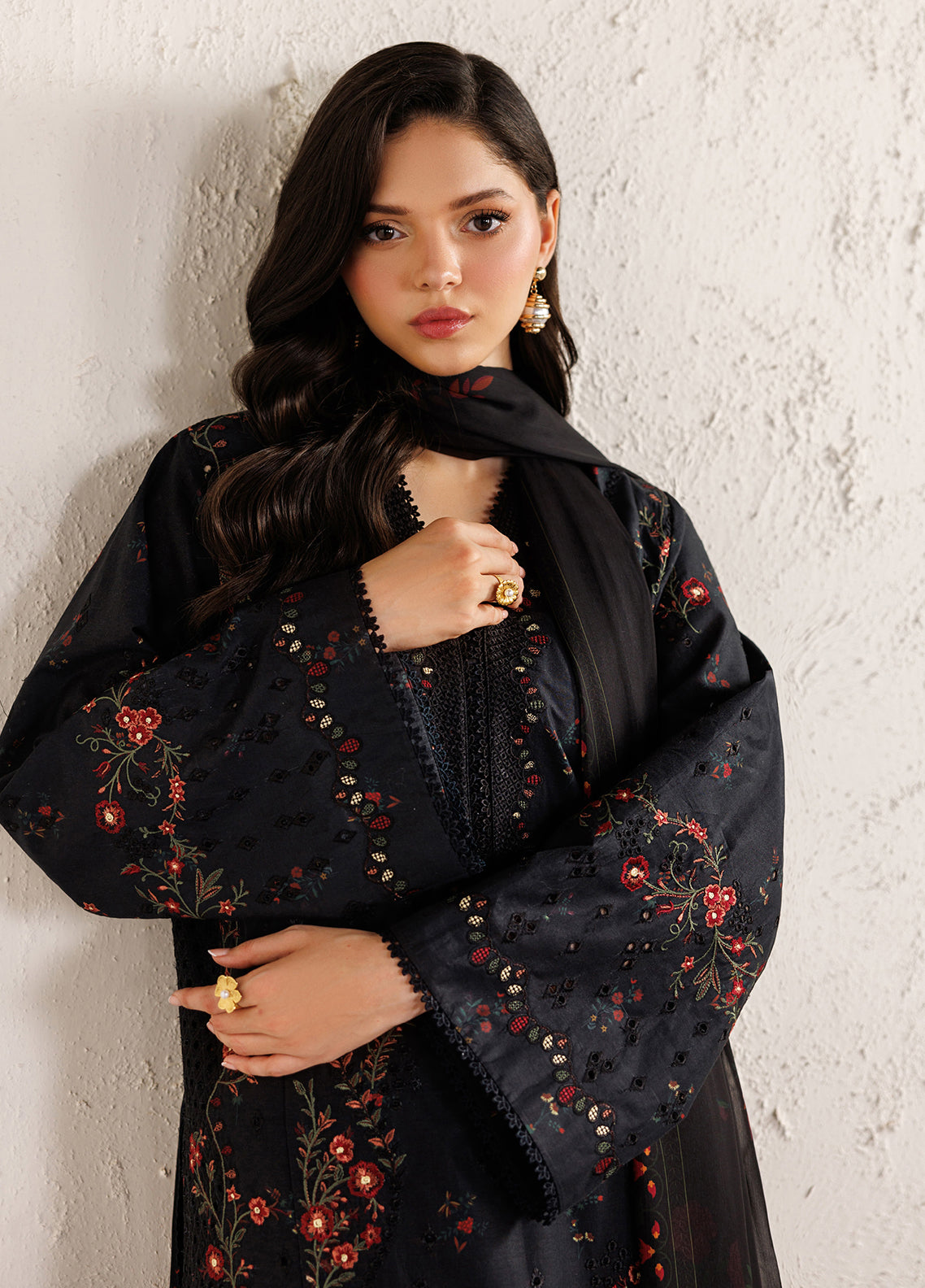 Iznik Festive Embroidered Lawn 3 Piece Unstitched Suit IZ26FL D-IBE-11 Iznik Festive Embroidered Lawn 3 Piece Unstitched Suit IZ26FL D-IBE-11