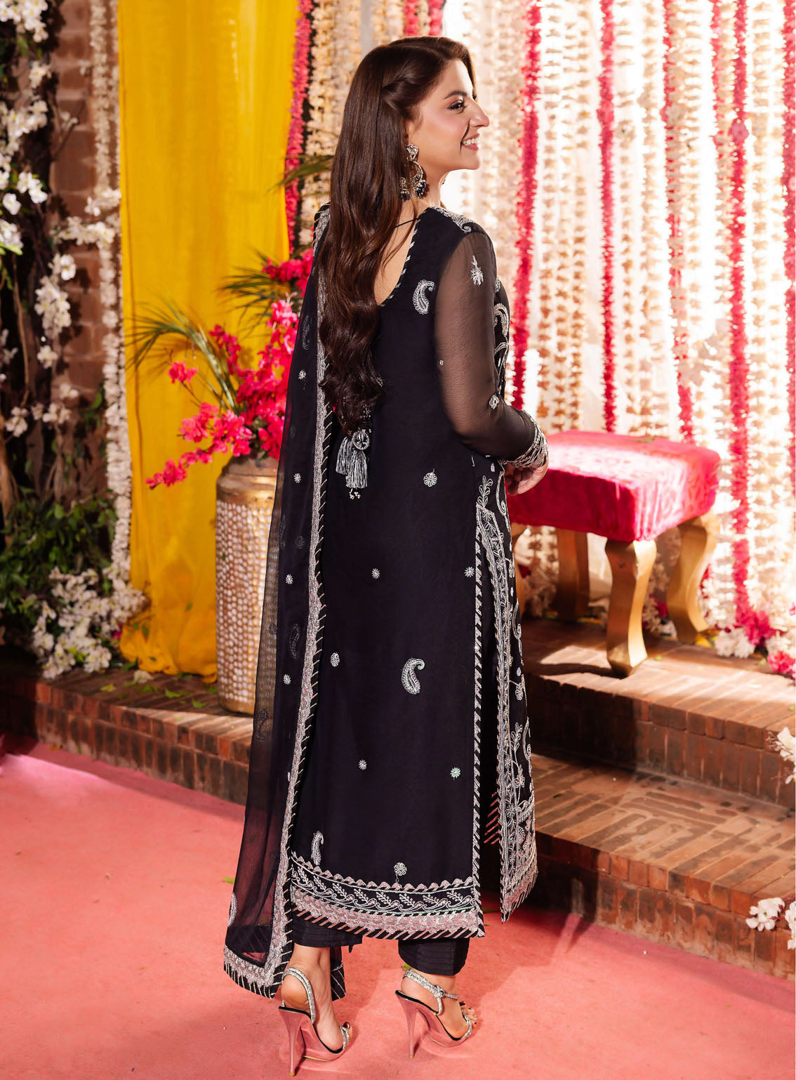 Jag Mag By Asim Jofa Embroidered Chiffon Suits Unstitched 3 Piece - AJ24JM AJMJ-01 Jag Mag By Asim Jofa Embroidered Chiffon Suits Unstitched 3 Piece - AJ24JM AJMJ-01