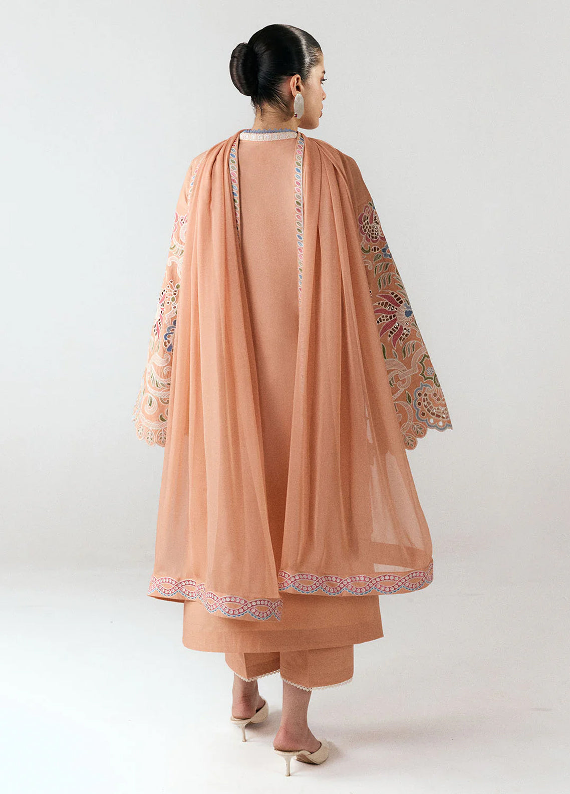 Jugnu Eid Luxury Embroidered Cotton 3 Piece Unstitched Suit JL26ELE3 D-NILA Jugnu Eid Luxury Embroidered Cotton 3 Piece Unstitched Suit JL26ELE3 D-NILA