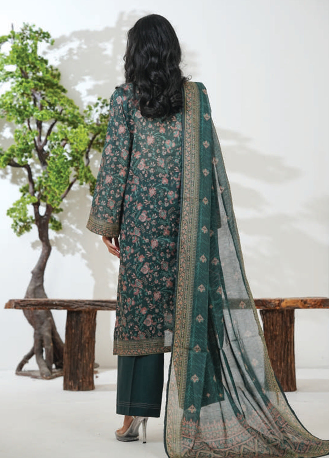 Kainat By Aizal Printed Lawn 3 Piece Stitched Suit AL26KPV3 D-748 Kainat By Aizal Printed Lawn 3 Piece Stitched Suit AL26KPV3 D-748