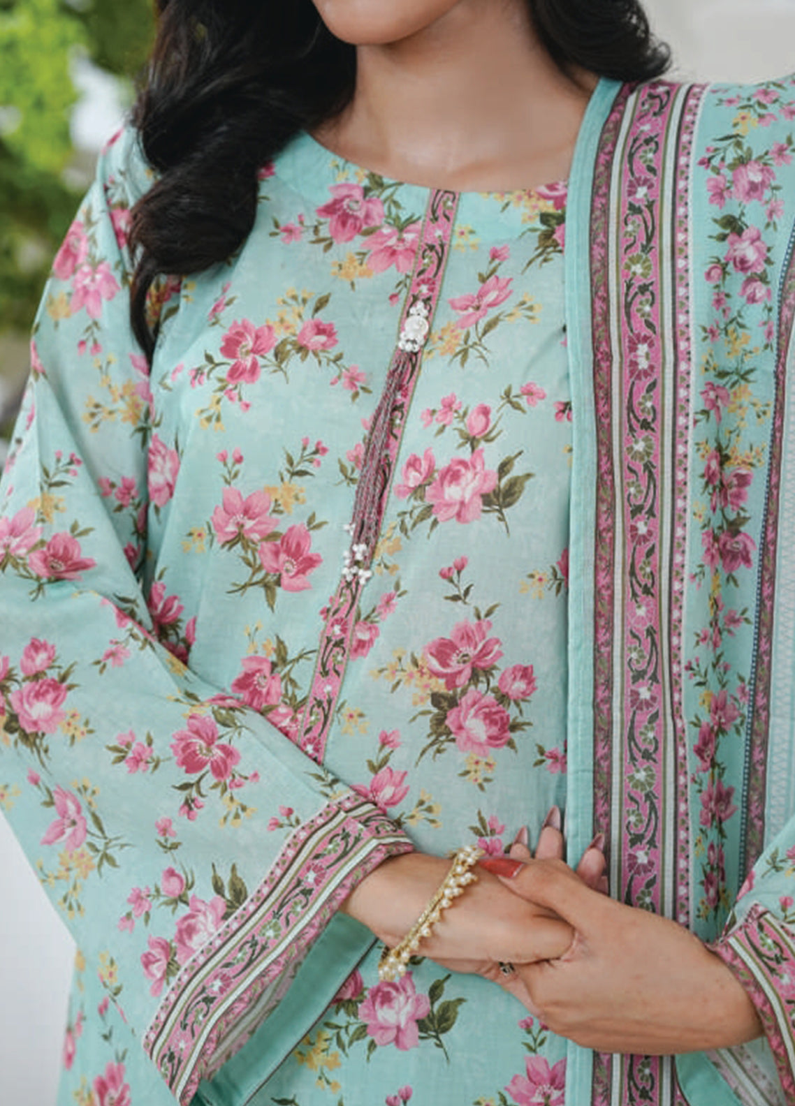 Kainat By Aizal Printed Lawn 3 Piece Stitched Suit AL26KPV3 D-750 Kainat By Aizal Printed Lawn 3 Piece Stitched Suit AL26KPV3 D-750