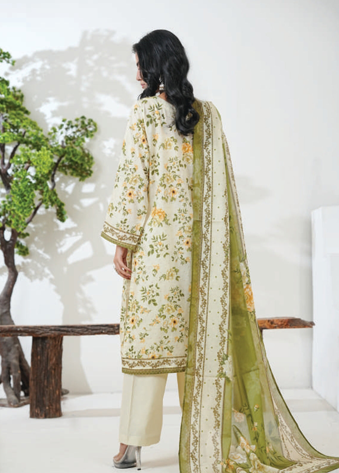 Kainat By Aizal Printed Lawn 3 Piece Stitched Suit AL26KPV3 D-774 Kainat By Aizal Printed Lawn 3 Piece Stitched Suit AL26KPV3 D-774