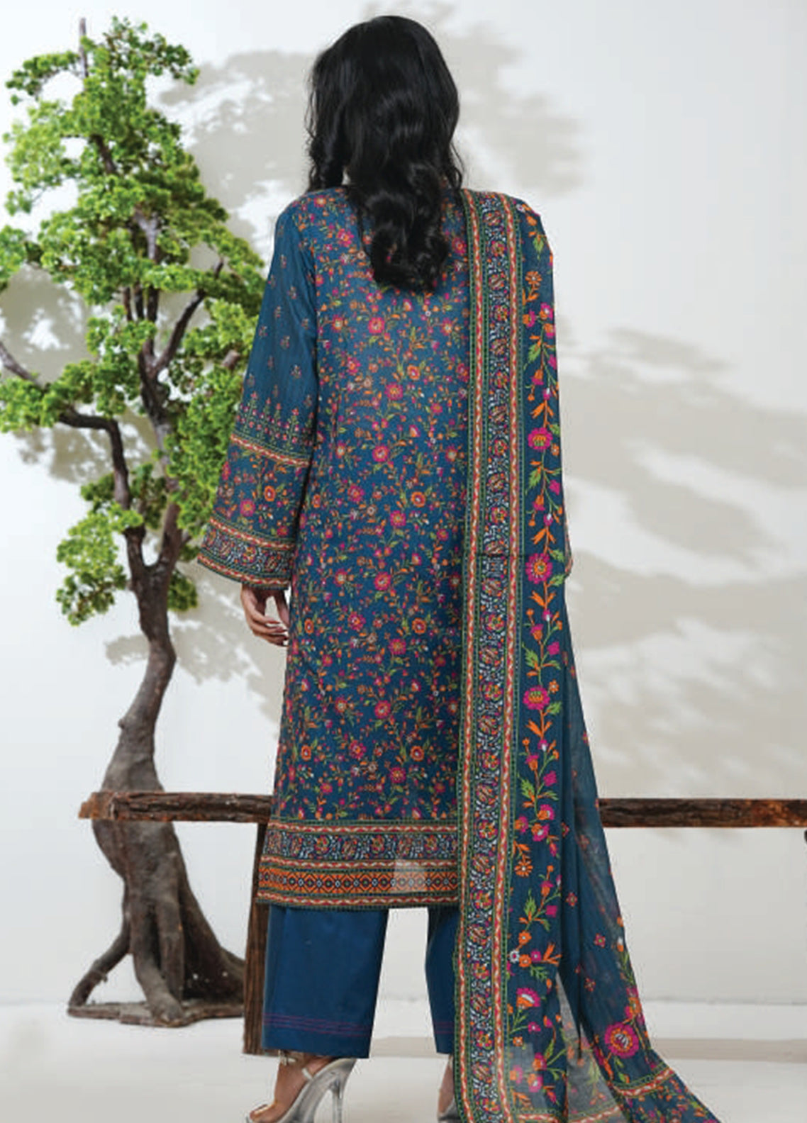 Kainat By Aizal Printed Lawn 3 Piece Stitched Suit AL26KPV3 D-778 Kainat By Aizal Printed Lawn 3 Piece Stitched Suit AL26KPV3 D-778