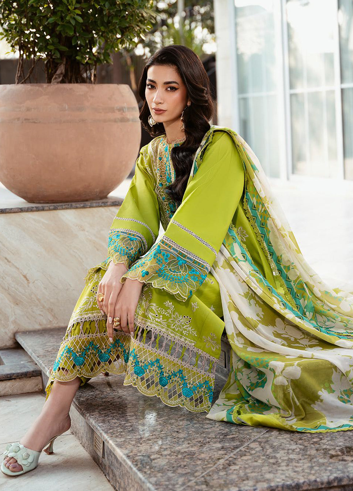 Kayra by Bin Ilyas Embroidered Lawn Suits Unstitched 3 Piece - BI25KL 312B Kayra by Bin Ilyas Embroidered Lawn Suits Unstitched 3 Piece - BI25KL 312B