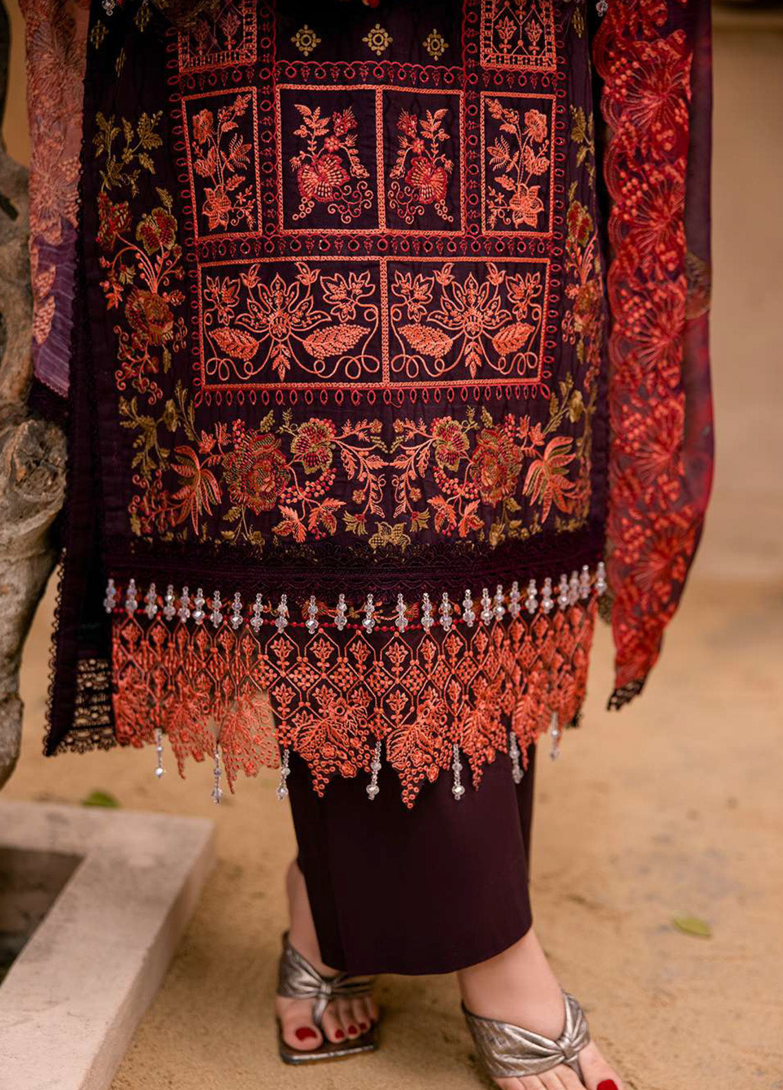 Khass by Peridot Embroidered Lawn Suits Unstitched 3 Piece - PR25EE PR-423B Khass by Peridot Embroidered Lawn Suits Unstitched 3 Piece - PR25EE PR-423B