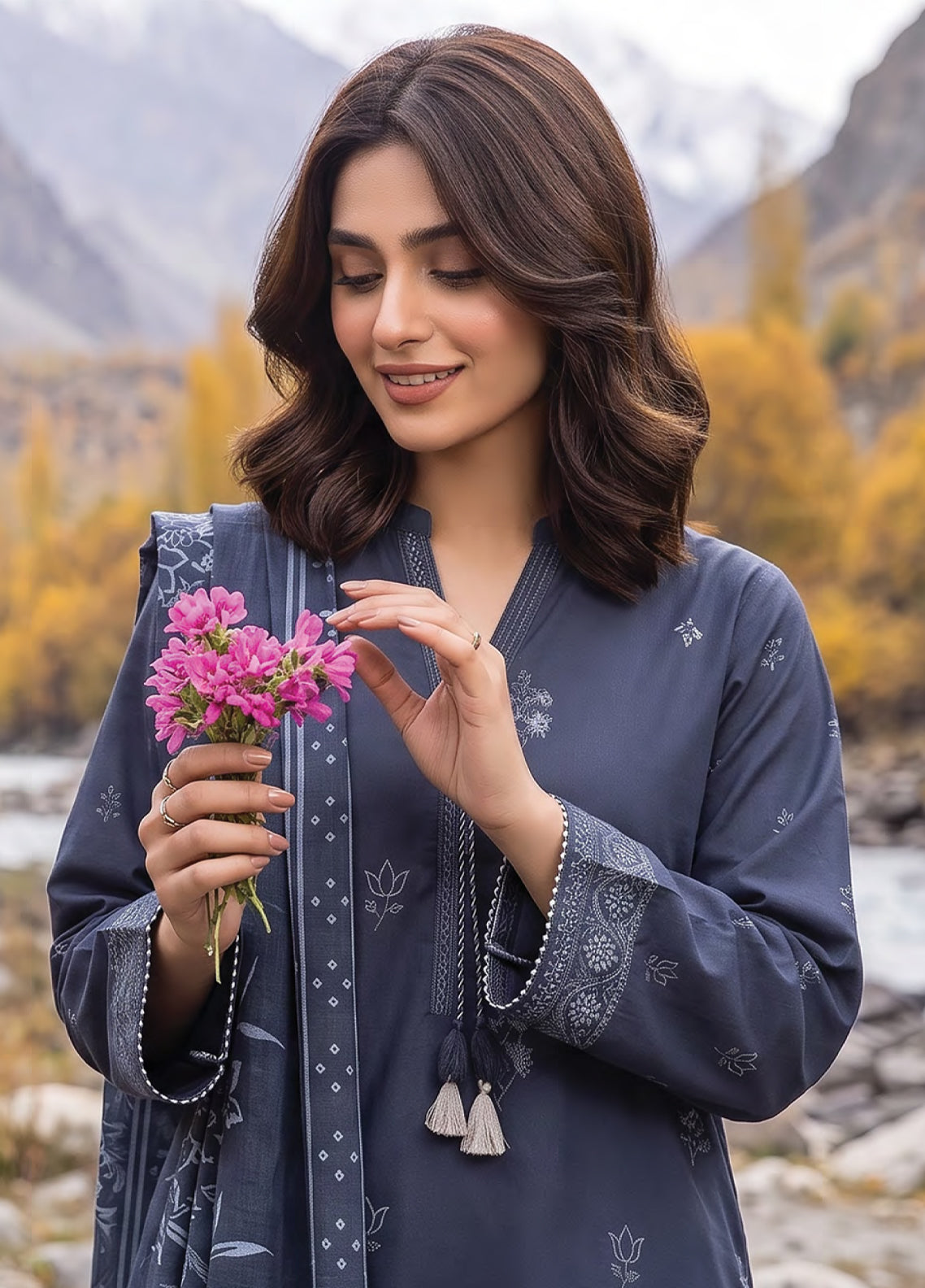 LSM Lakhany Printed Pashmina 3 Piece Unstitched Suit LSM26PPV1 D-LG-RL-0518-C LSM Lakhany Printed Pashmina 3 Piece Unstitched Suit LSM26PPV1 D-LG-RL-0518-C