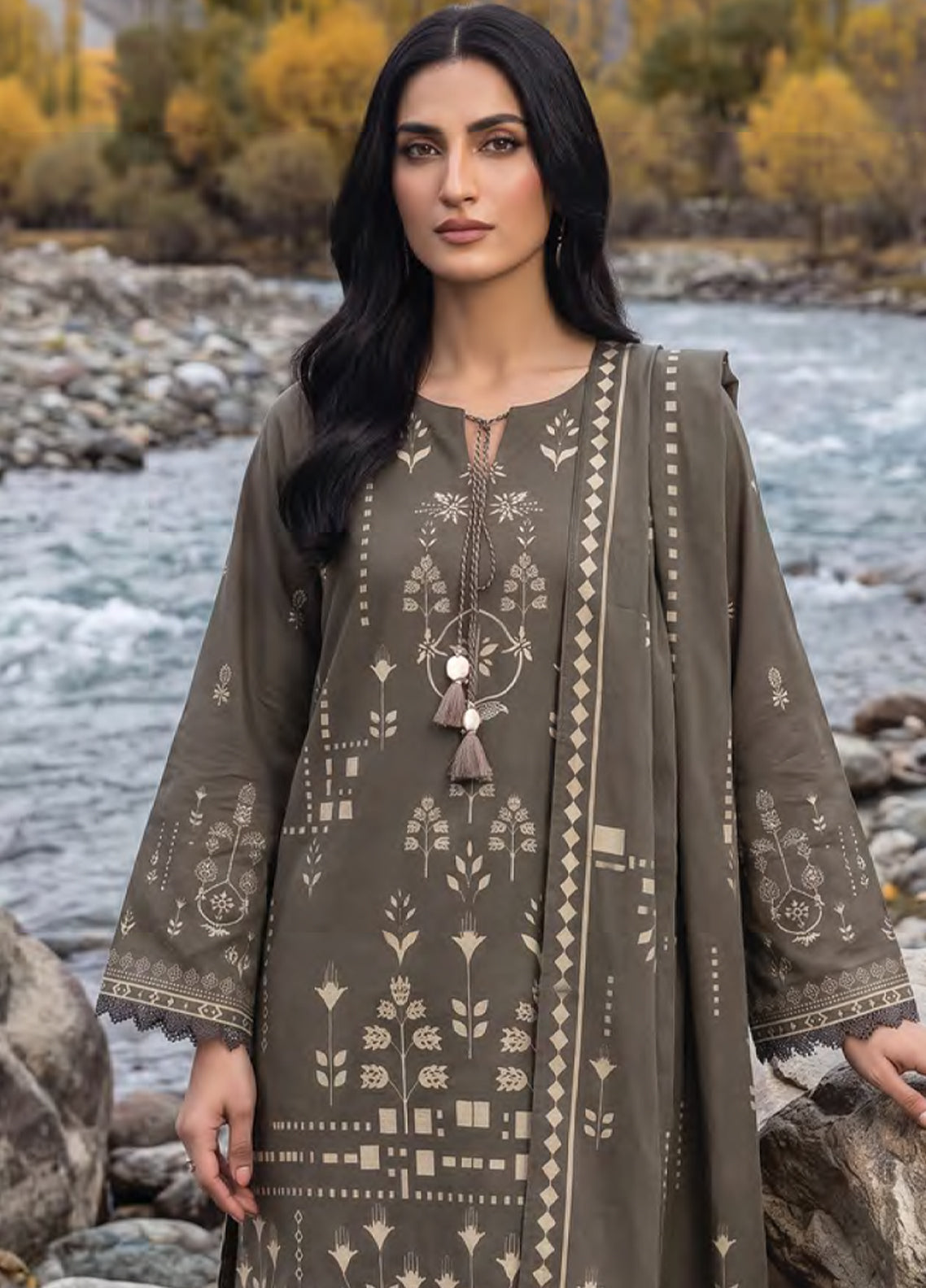 LSM Lakhany Printed Pashmina 3 Piece Unstitched Suit LSM26PPV1 D-LG-RL-0519-B LSM Lakhany Printed Pashmina 3 Piece Unstitched Suit LSM26PPV1 D-LG-RL-0519-B