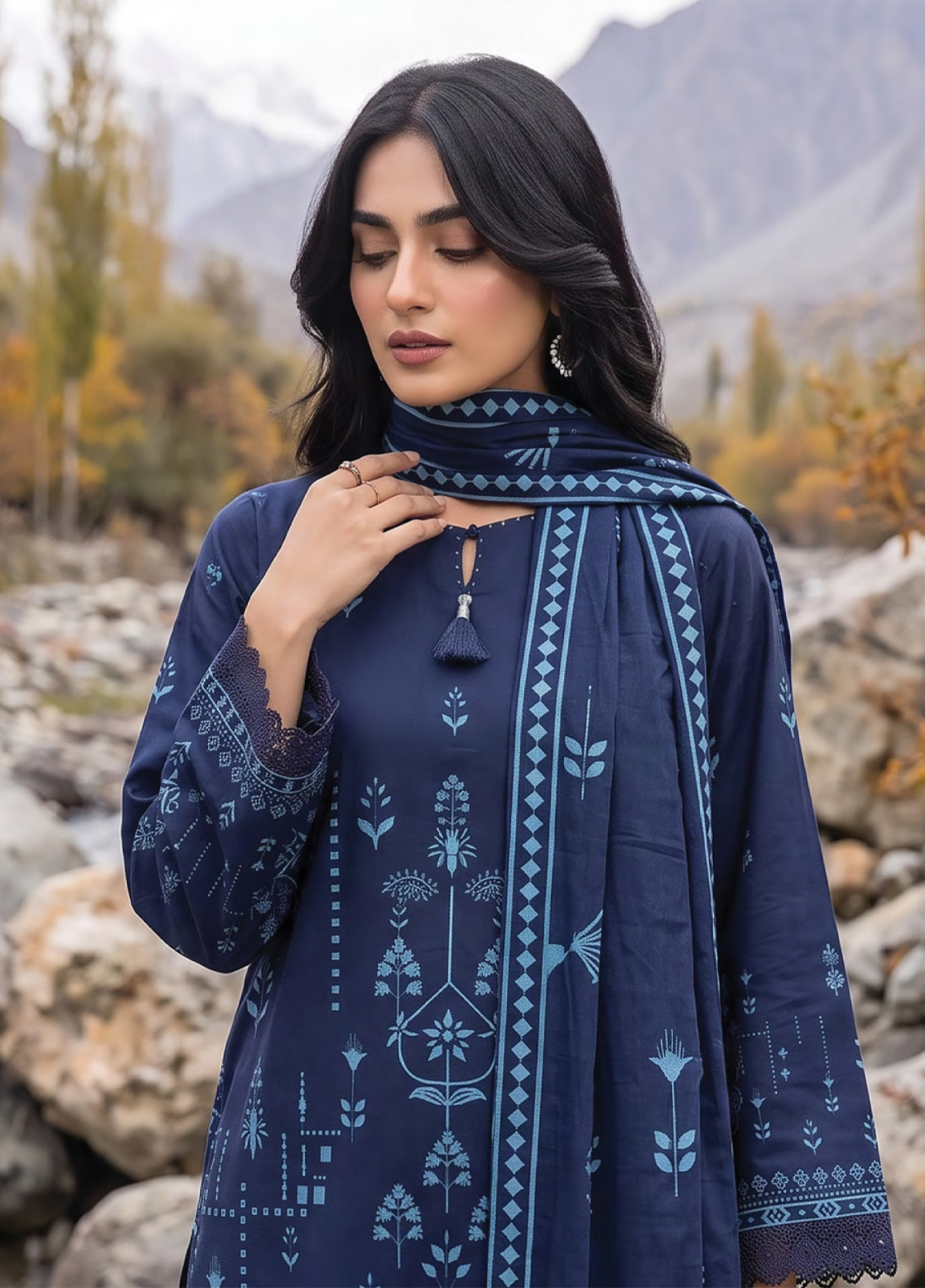 LSM Lakhany Printed Pashmina 3 Piece Unstitched Suit LSM26PPV1 D-LG-RL-0519-C LSM Lakhany Printed Pashmina 3 Piece Unstitched Suit LSM26PPV1 D-LG-RL-0519-C